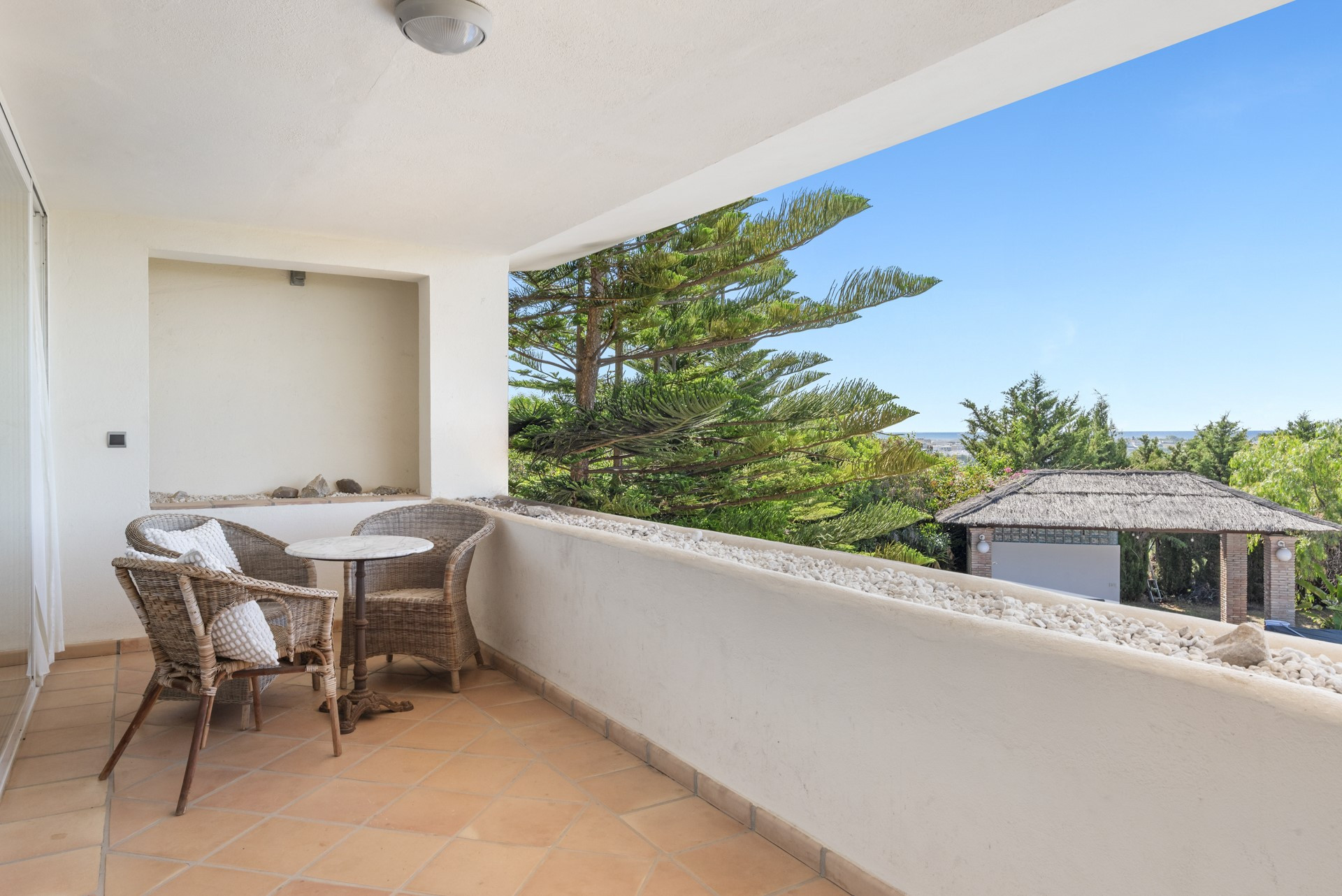 South-facing luxury villa in El Capitan with panoramic sea views
