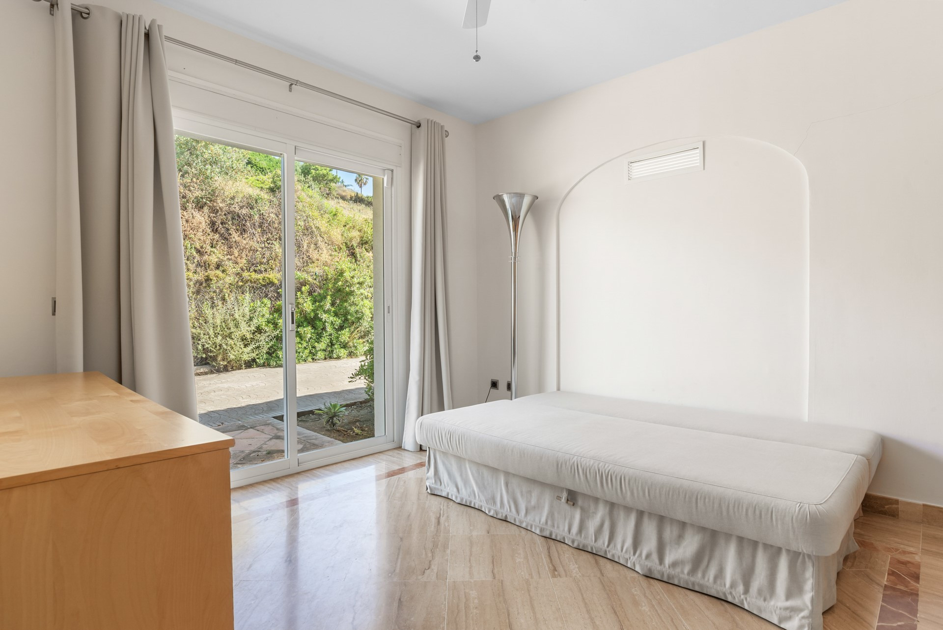 South-facing luxury villa in El Capitan with panoramic sea views