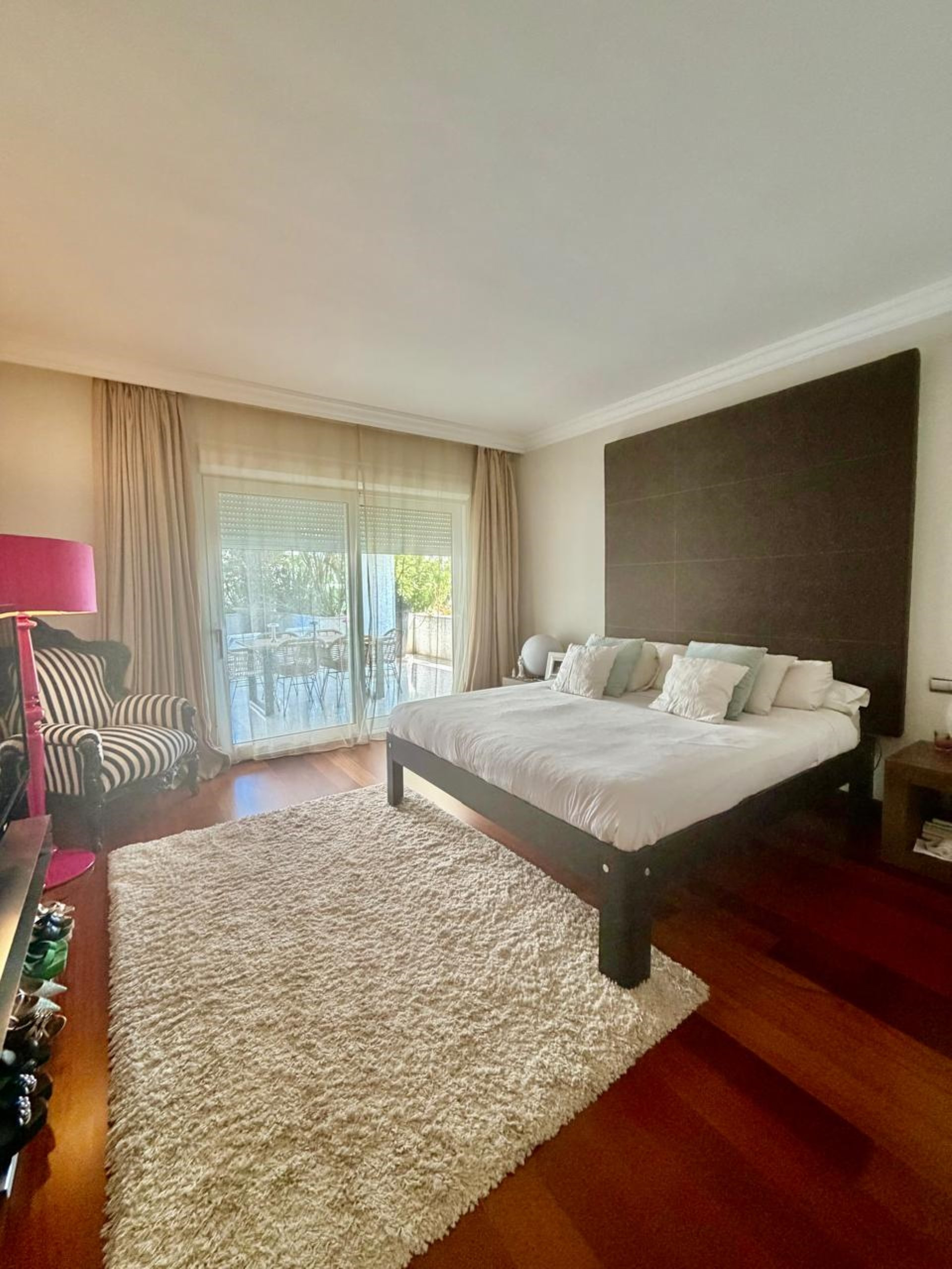 Elegante apartamento de 3 dormitorios en planta baja en El Embrujo Banús