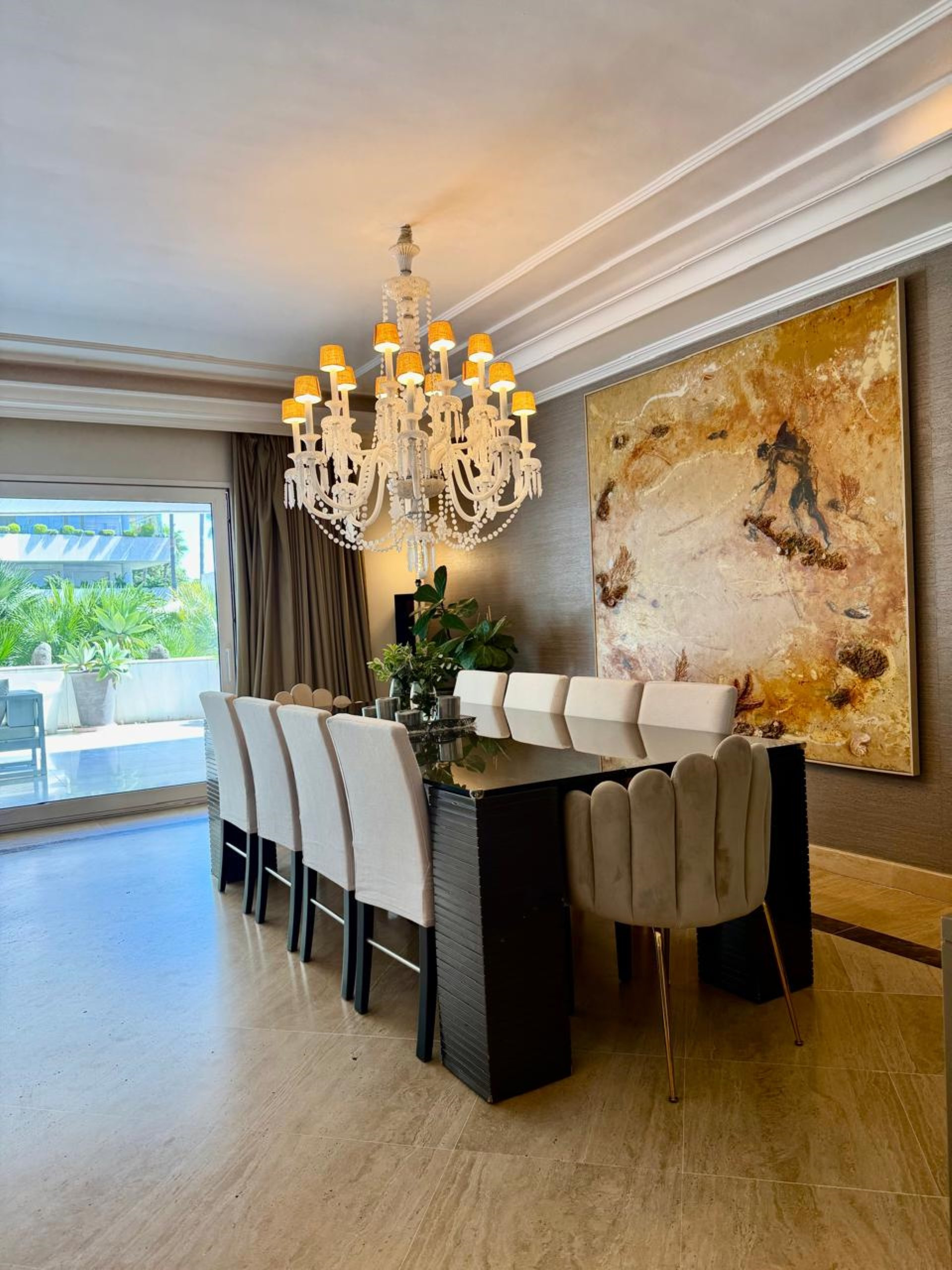 Elegante apartamento de 3 dormitorios en planta baja en El Embrujo Banús