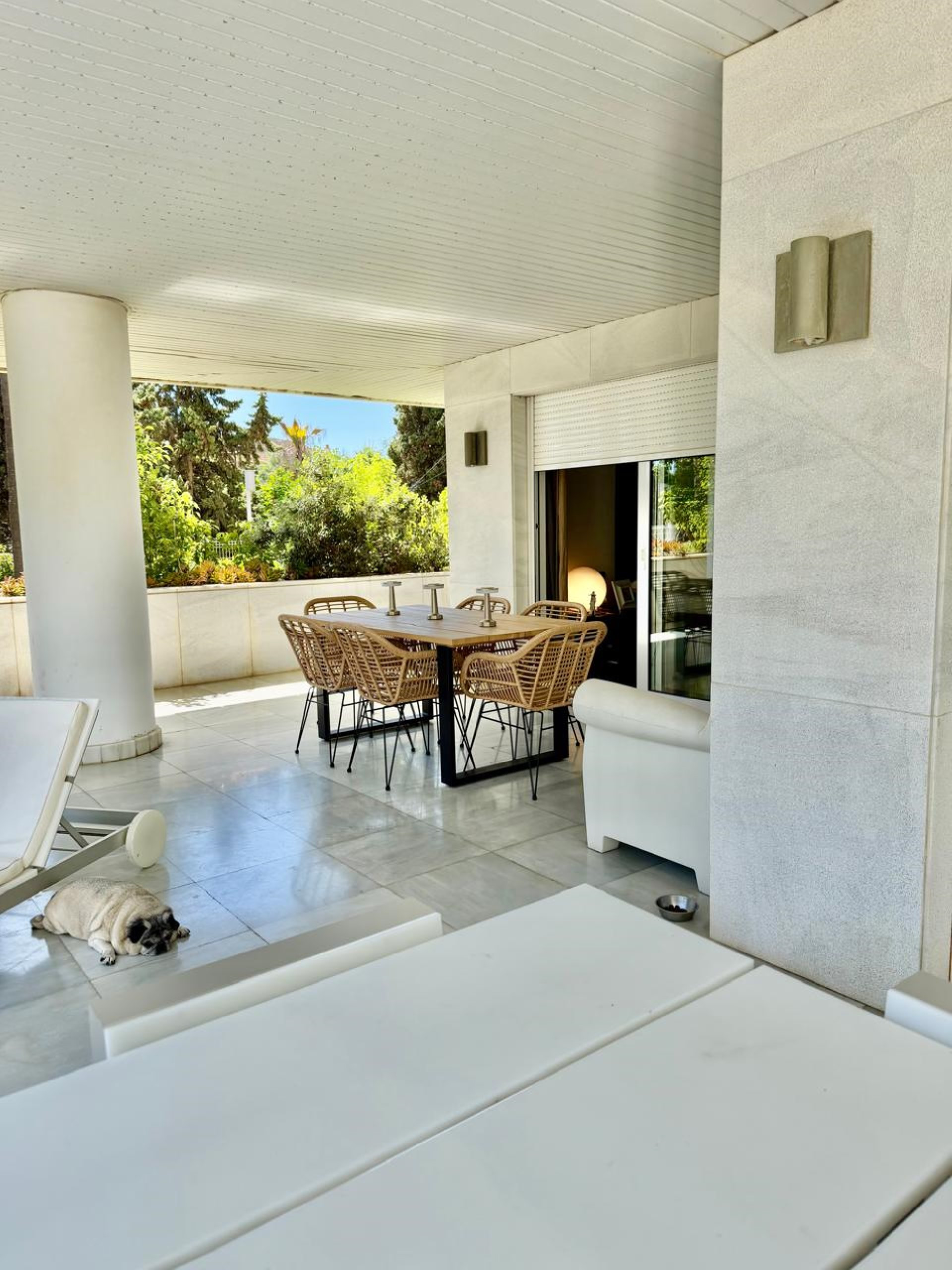 Elegante apartamento de 3 dormitorios en planta baja en El Embrujo Banús