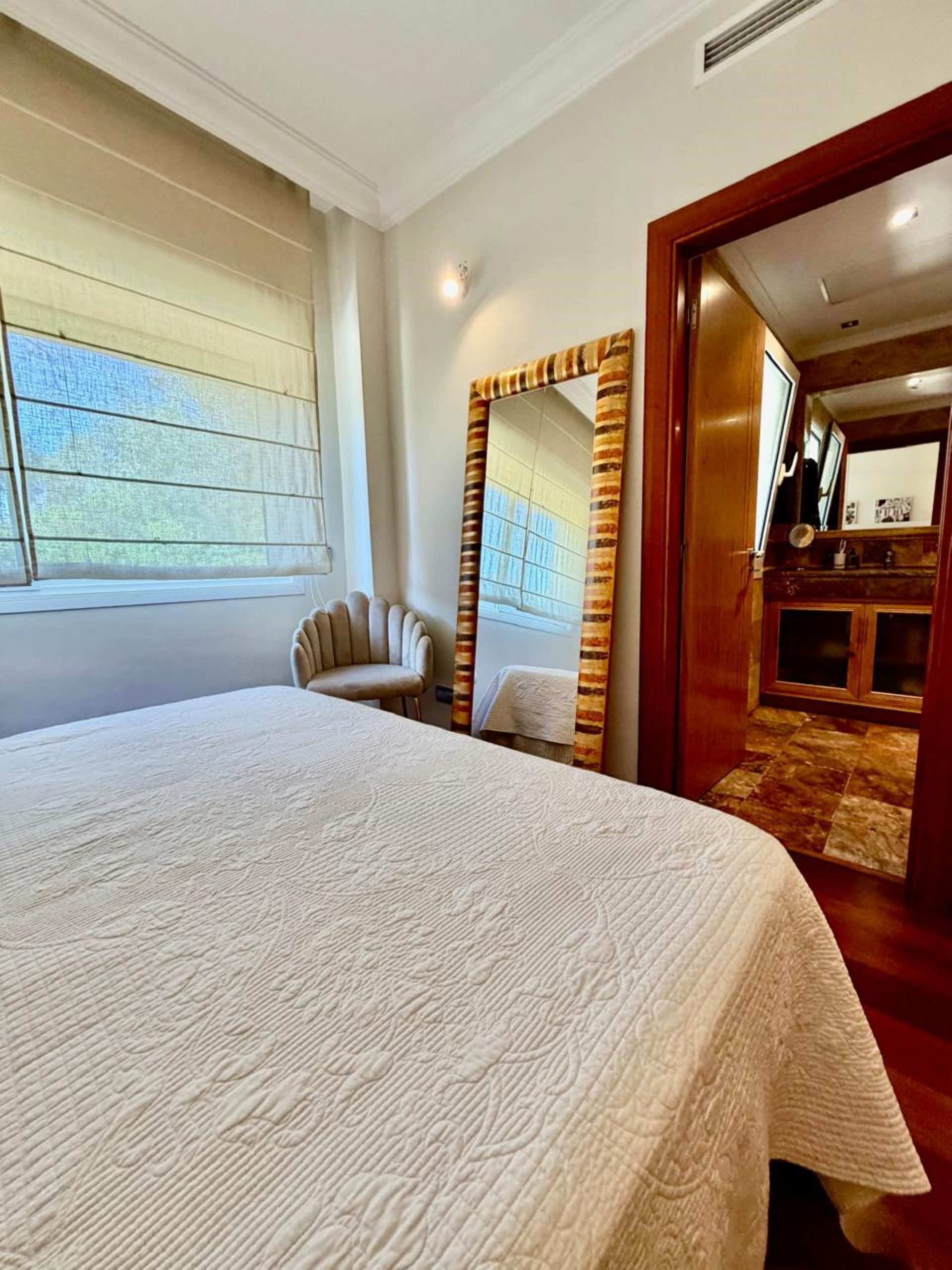 Elegante apartamento de 3 dormitorios en planta baja en El Embrujo Banús
