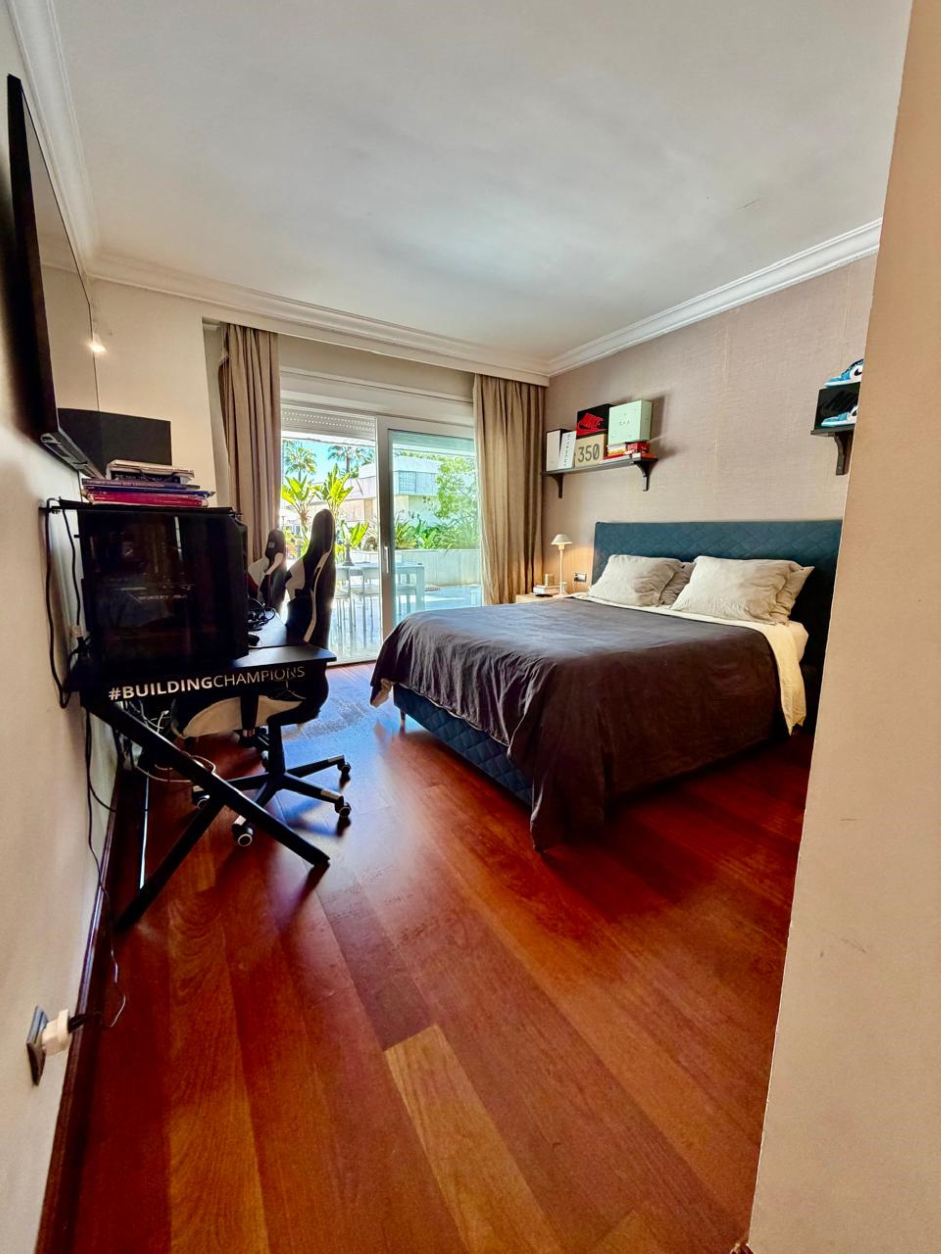Elegante apartamento de 3 dormitorios en planta baja en El Embrujo Banús