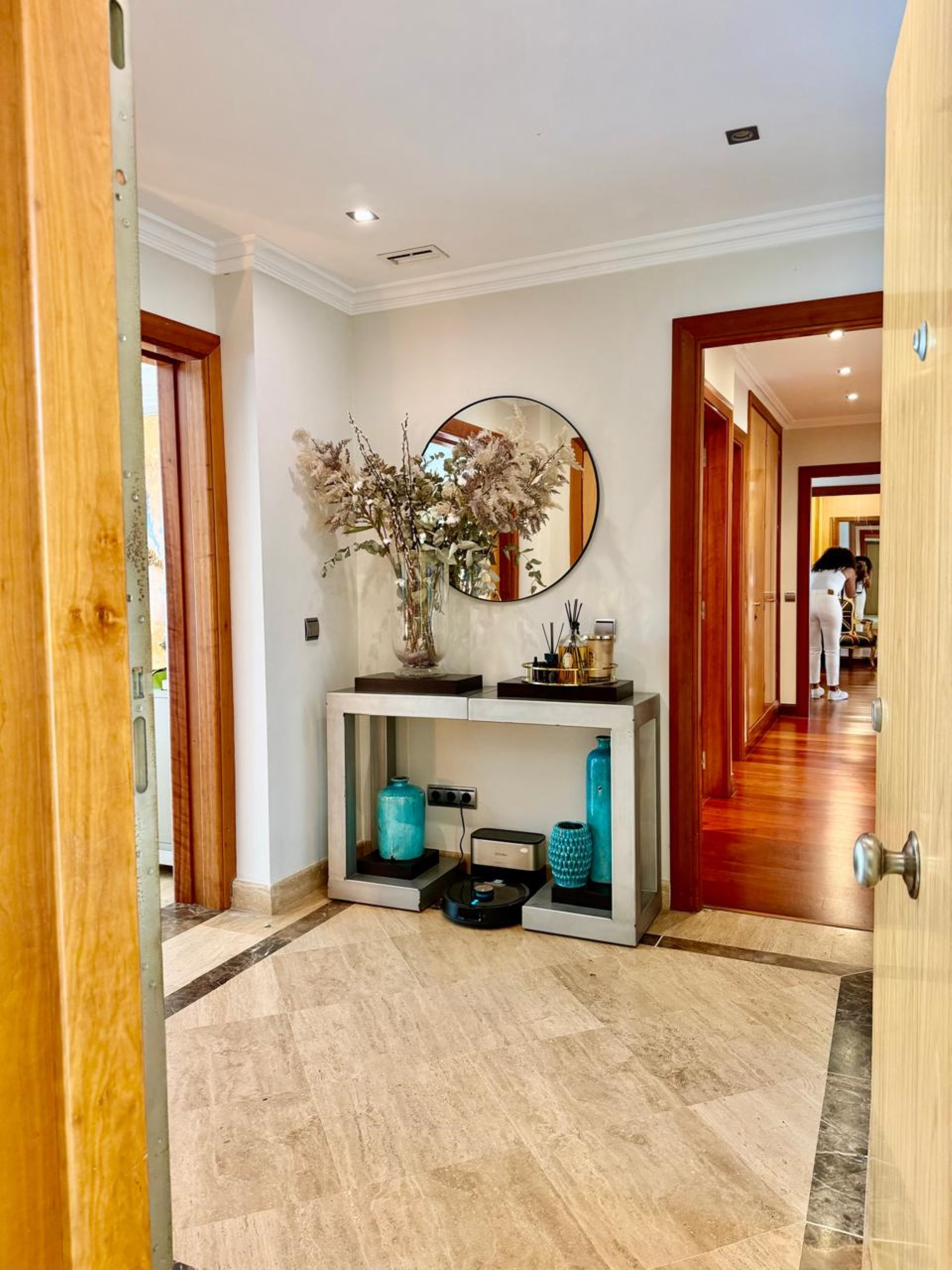 Elegante apartamento de 3 dormitorios en planta baja en El Embrujo Banús
