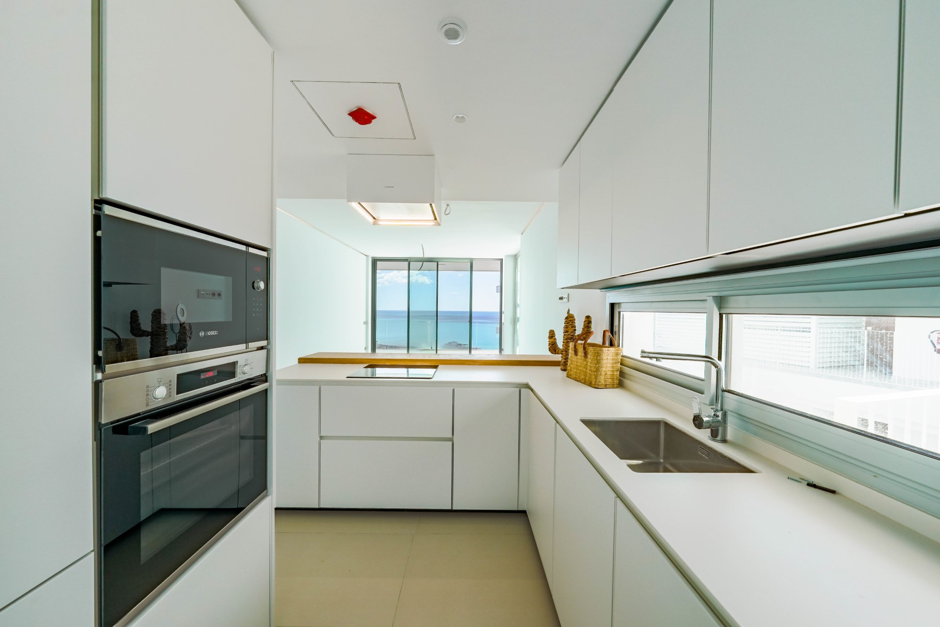 Penthouse in El Higuerón with a large private terrace and sea views.