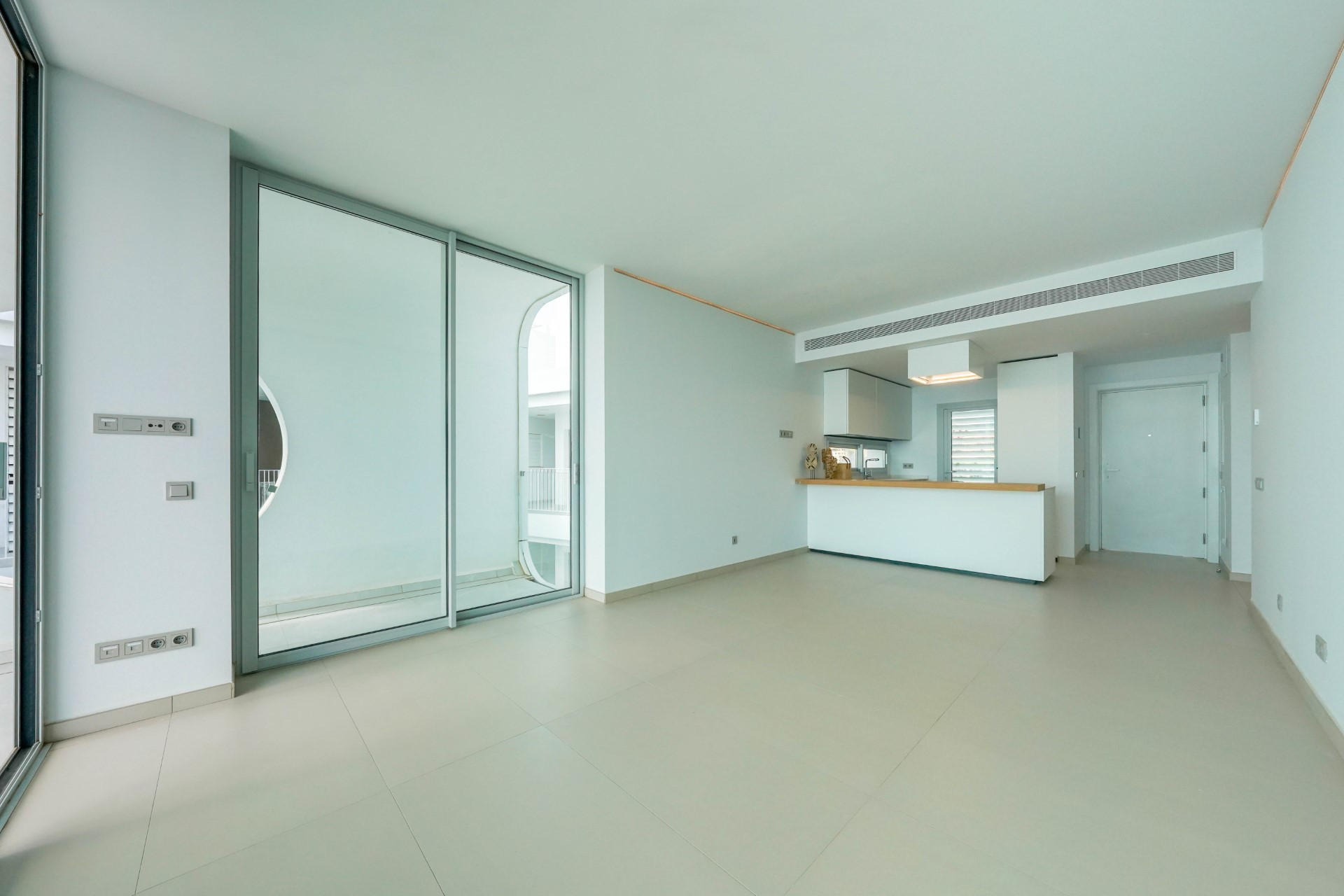 Penthouse in El Higuerón with a large private terrace and sea views.
