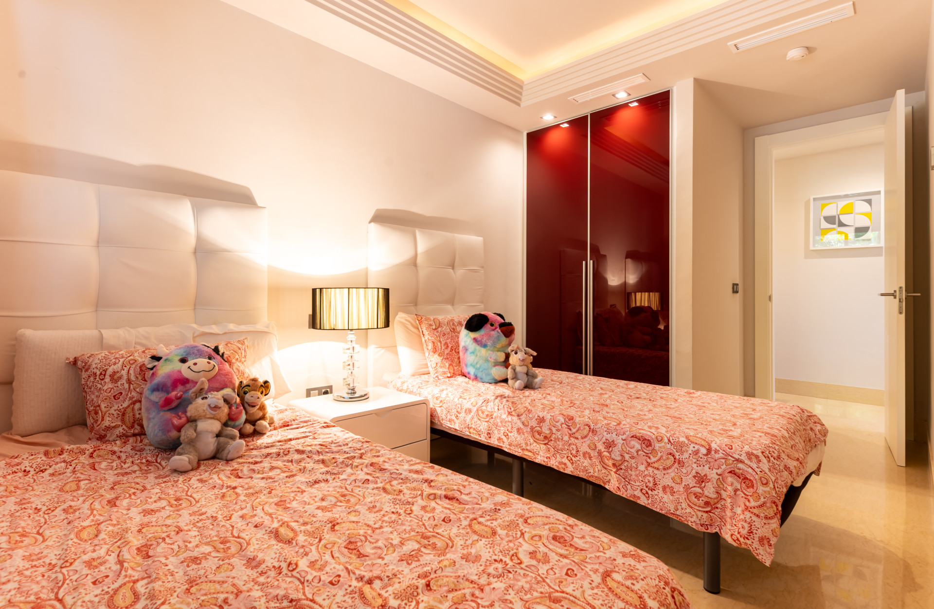 Spacious 3 bedroom luxury ground floor apartment in Los Arrayanes Golf