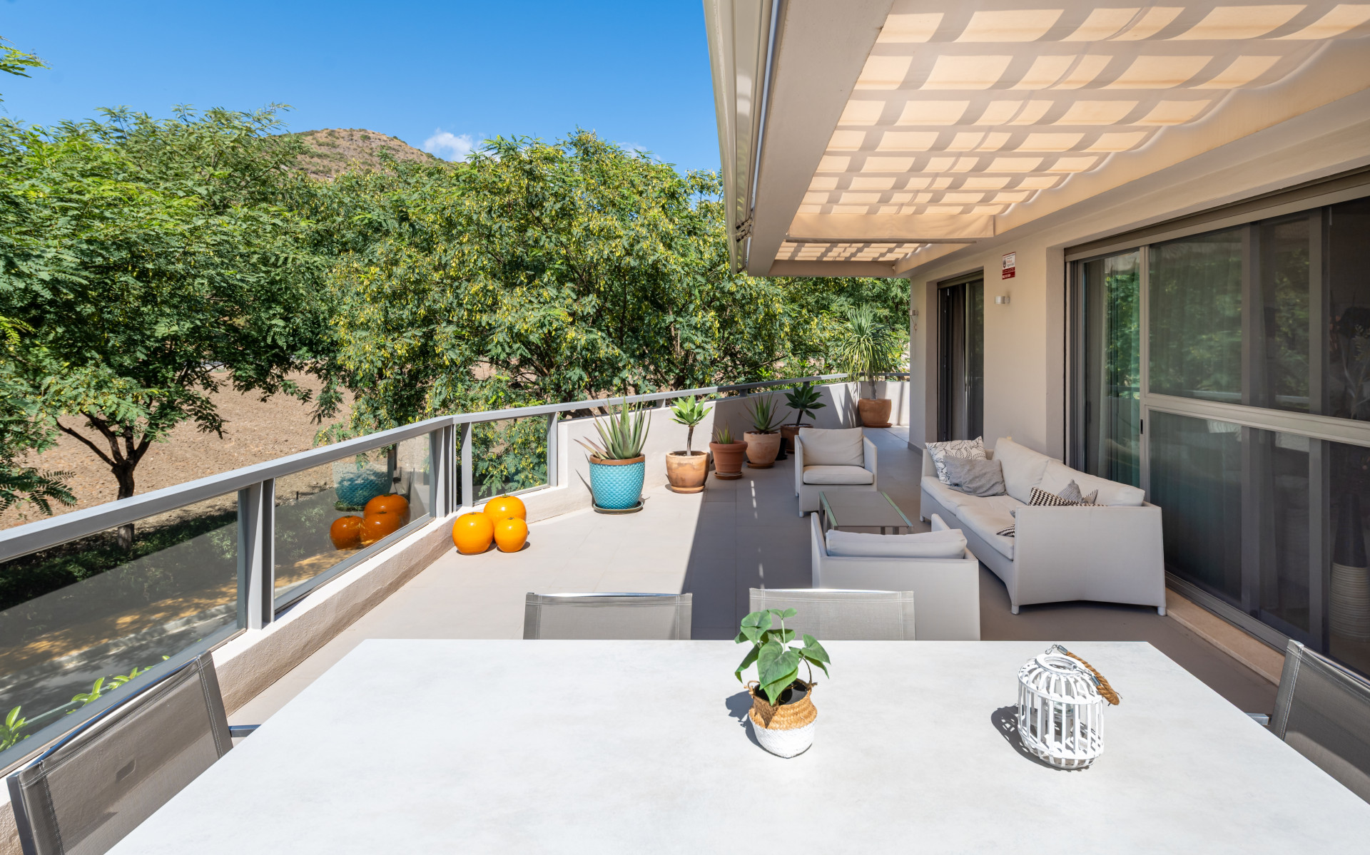 Spacious 3 bedroom luxury ground floor apartment in Los Arrayanes Golf