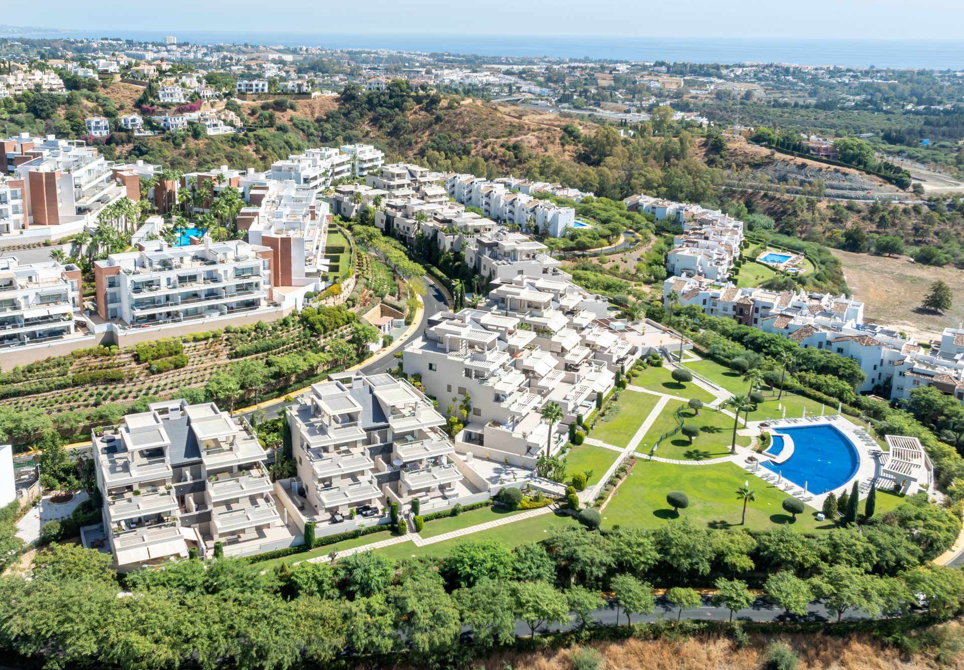 Spacious 3 bedroom luxury ground floor apartment in Los Arrayanes Golf