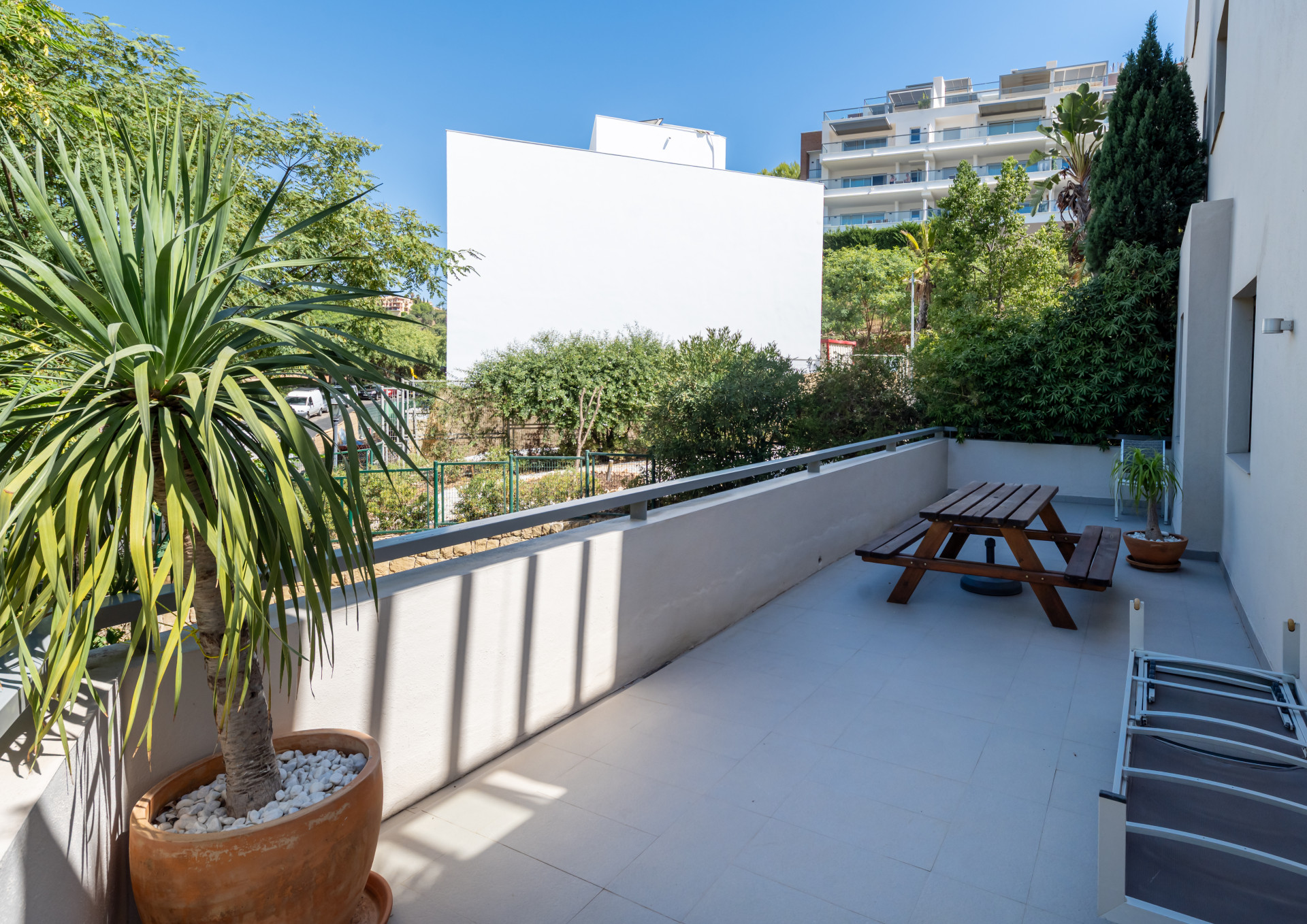 Spacious 3 bedroom luxury ground floor apartment in Los Arrayanes Golf