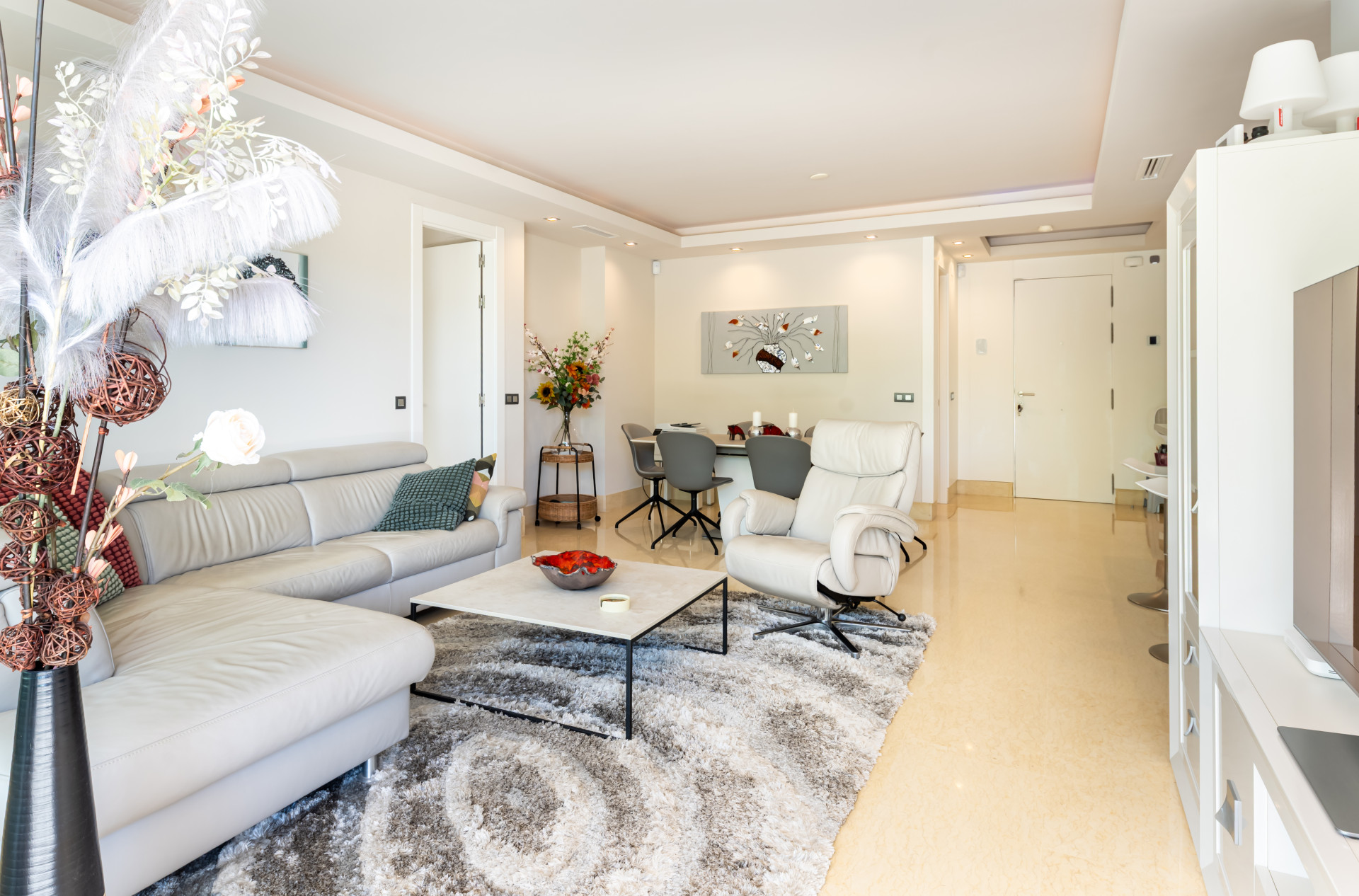 Spacious 3 bedroom luxury ground floor apartment in Los Arrayanes Golf
