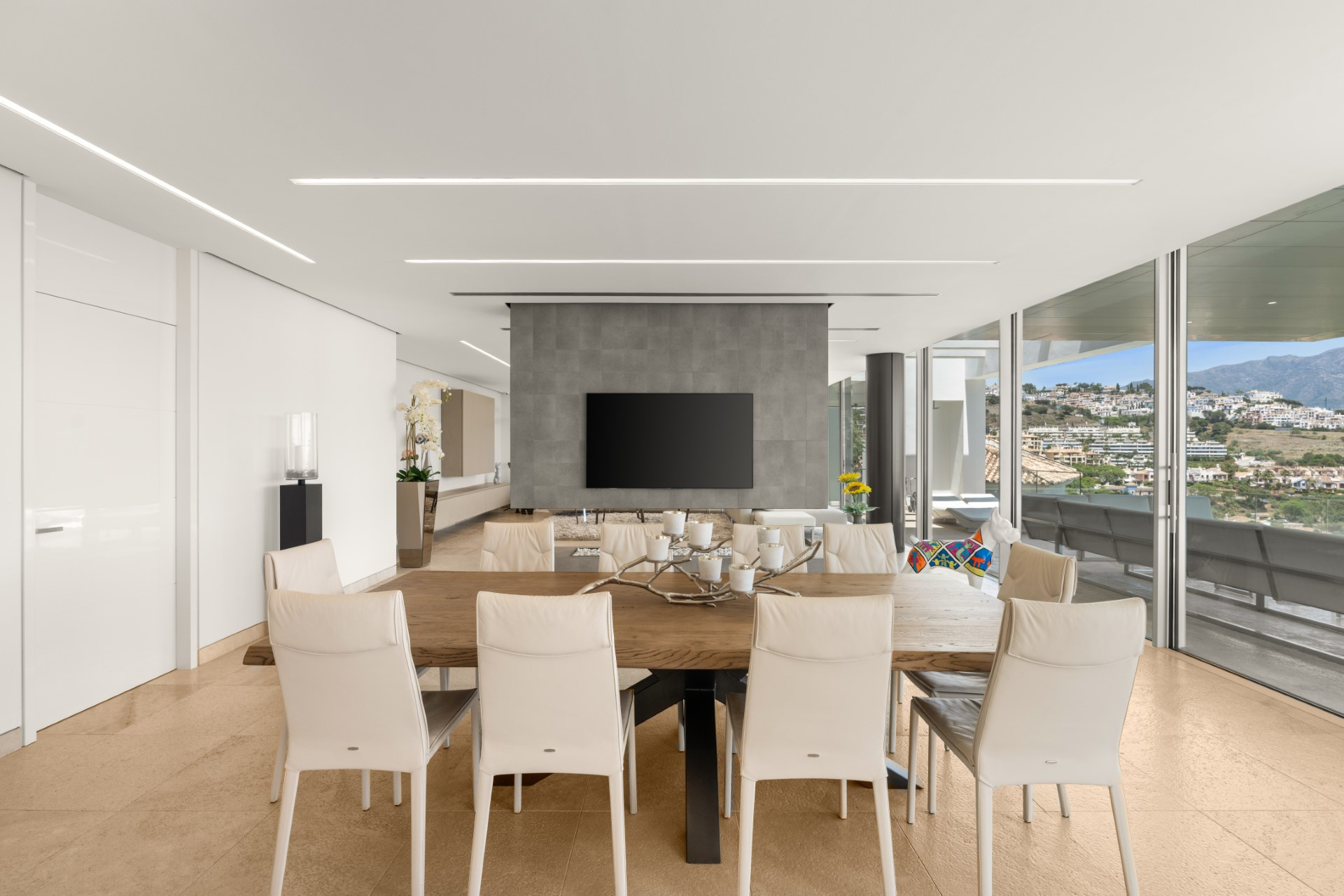 Striking contemporary villa with heated infinity pool in Los Arqueros Golf