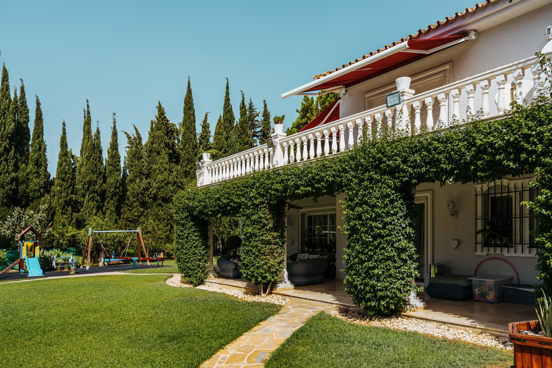 Amplia villa mediterránea con excepcional potencial de reforma en Rocío de Nagüeles, Milla de Oro de Marbella