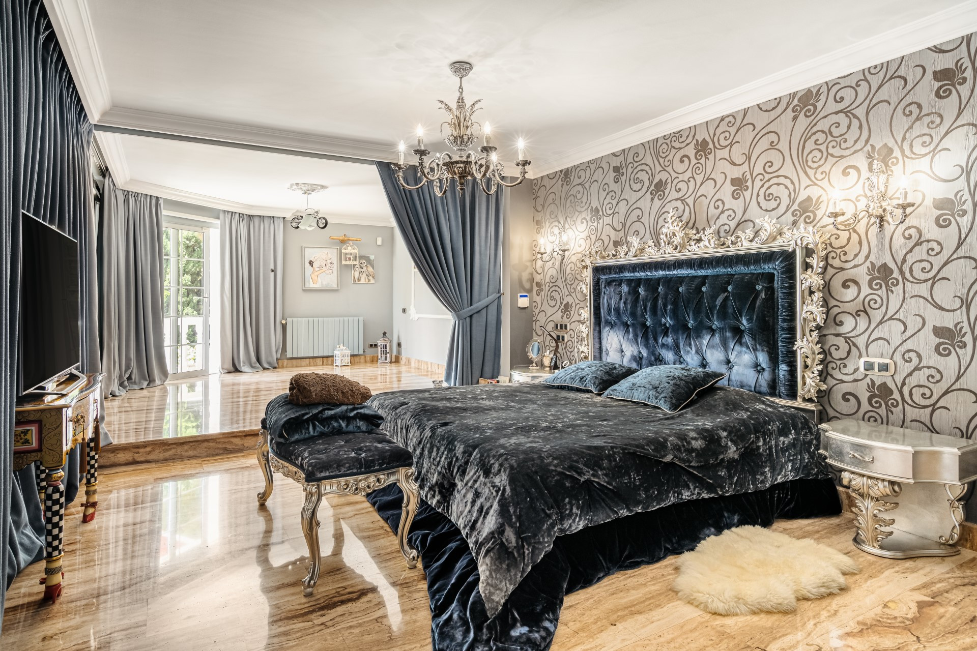 Amplia villa mediterránea con excepcional potencial de reforma en Rocío de Nagüeles, Milla de Oro de Marbella