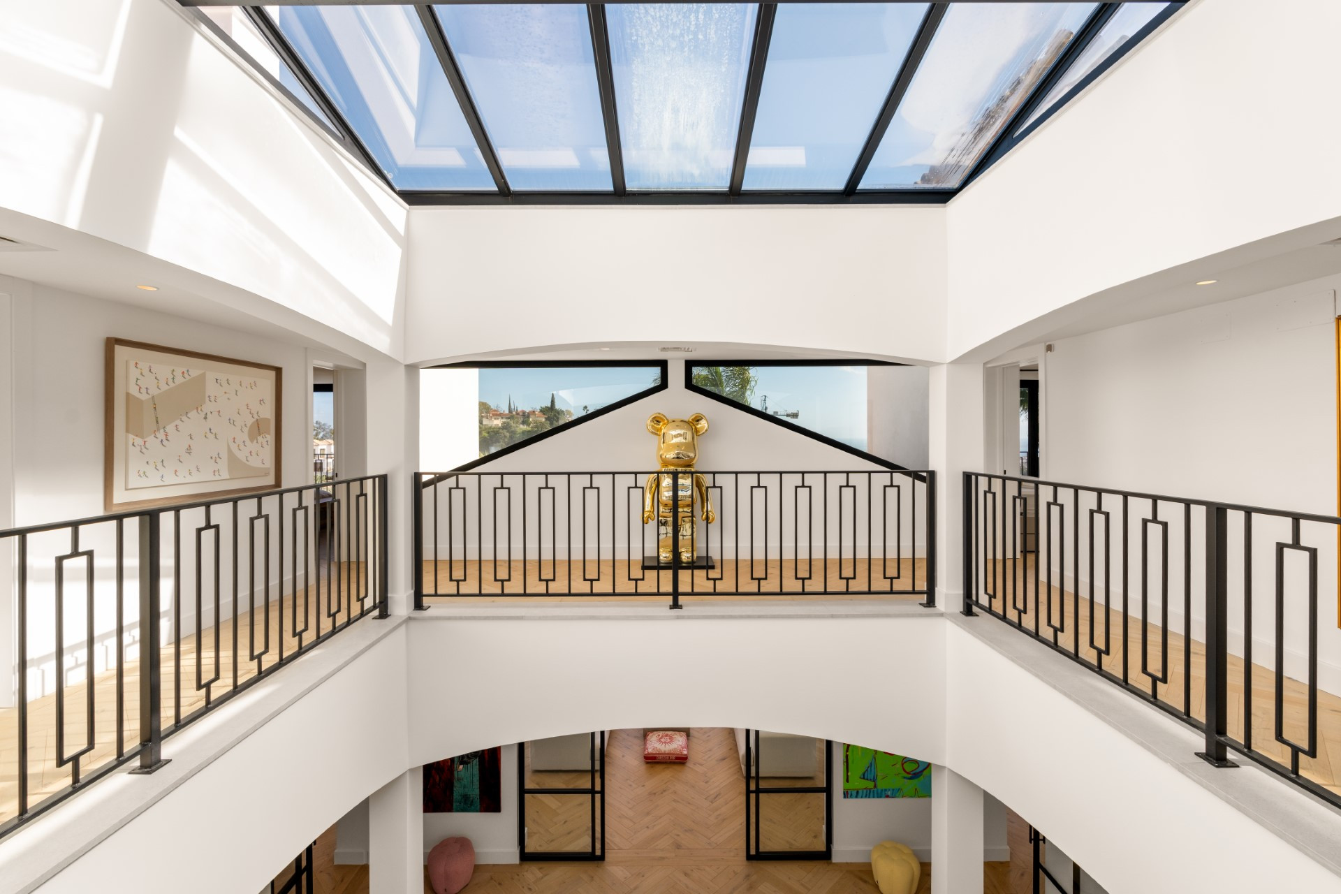 Recently renovated 5 bedroom villa in Monte Halcones with sea views