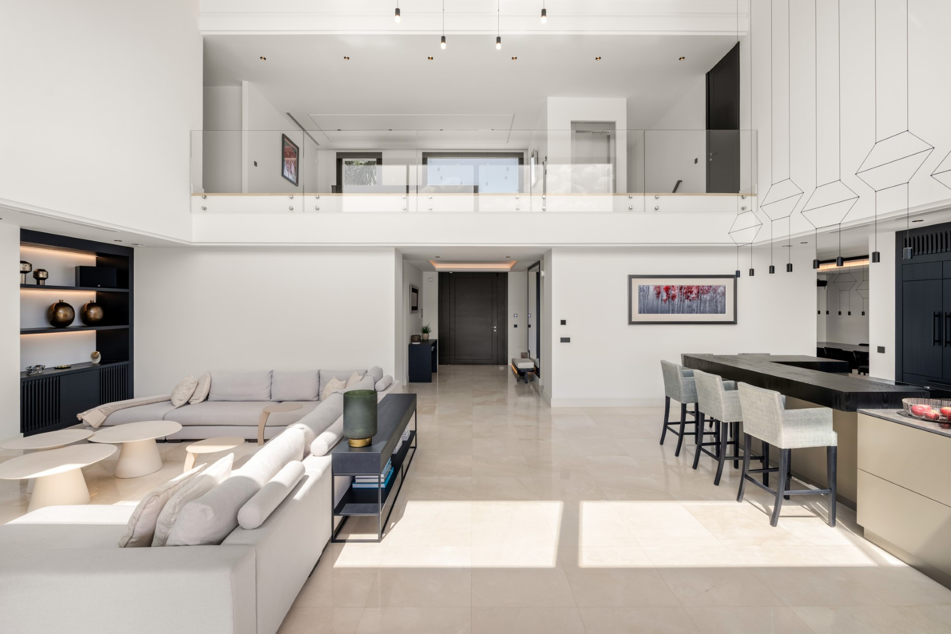Excepcional villa contemporánea de 6 dormitorios con piscina climatizada y spa en Los Almendros, Benahavís
