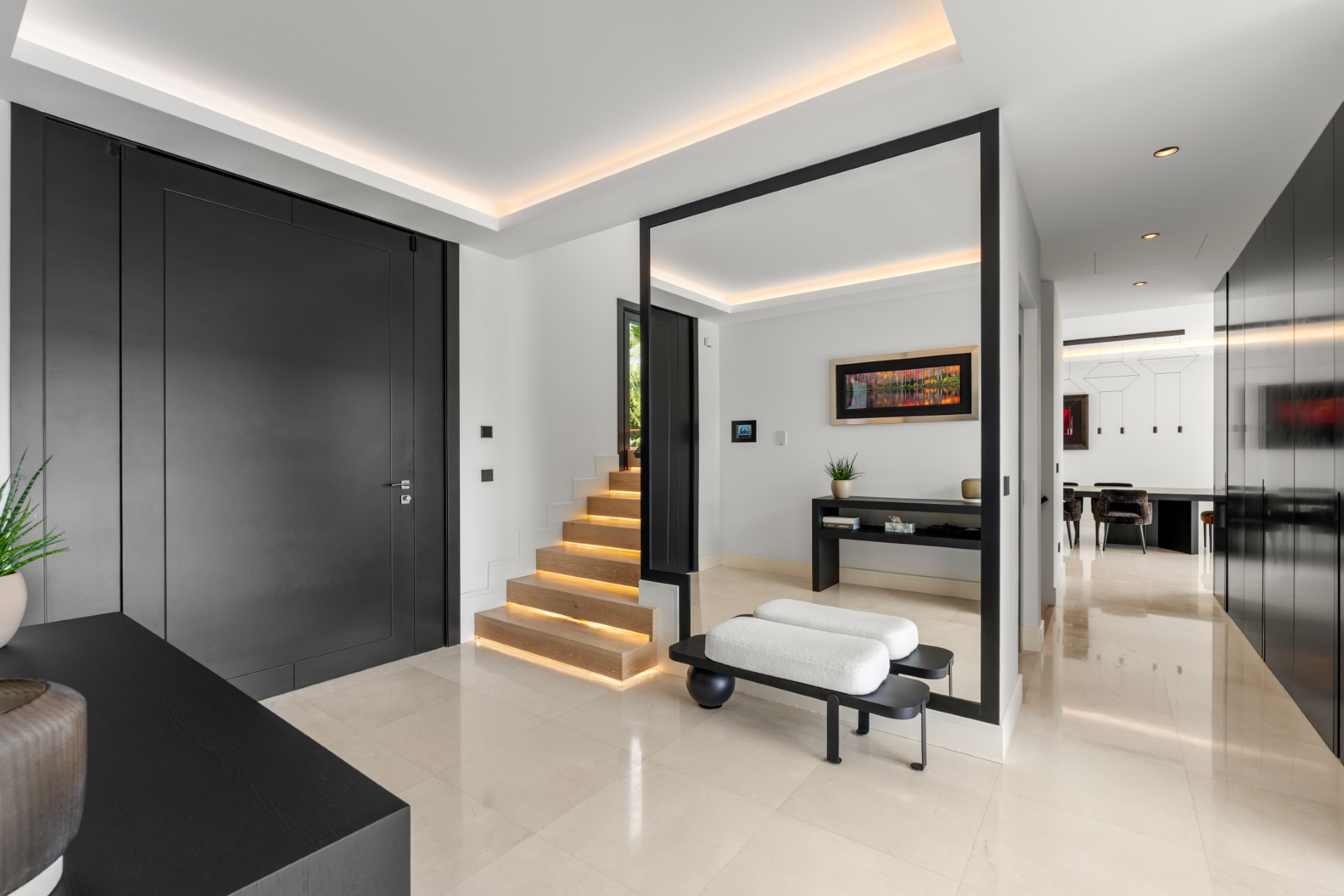Excepcional villa contemporánea de 6 dormitorios con piscina climatizada y spa en Los Almendros, Benahavís