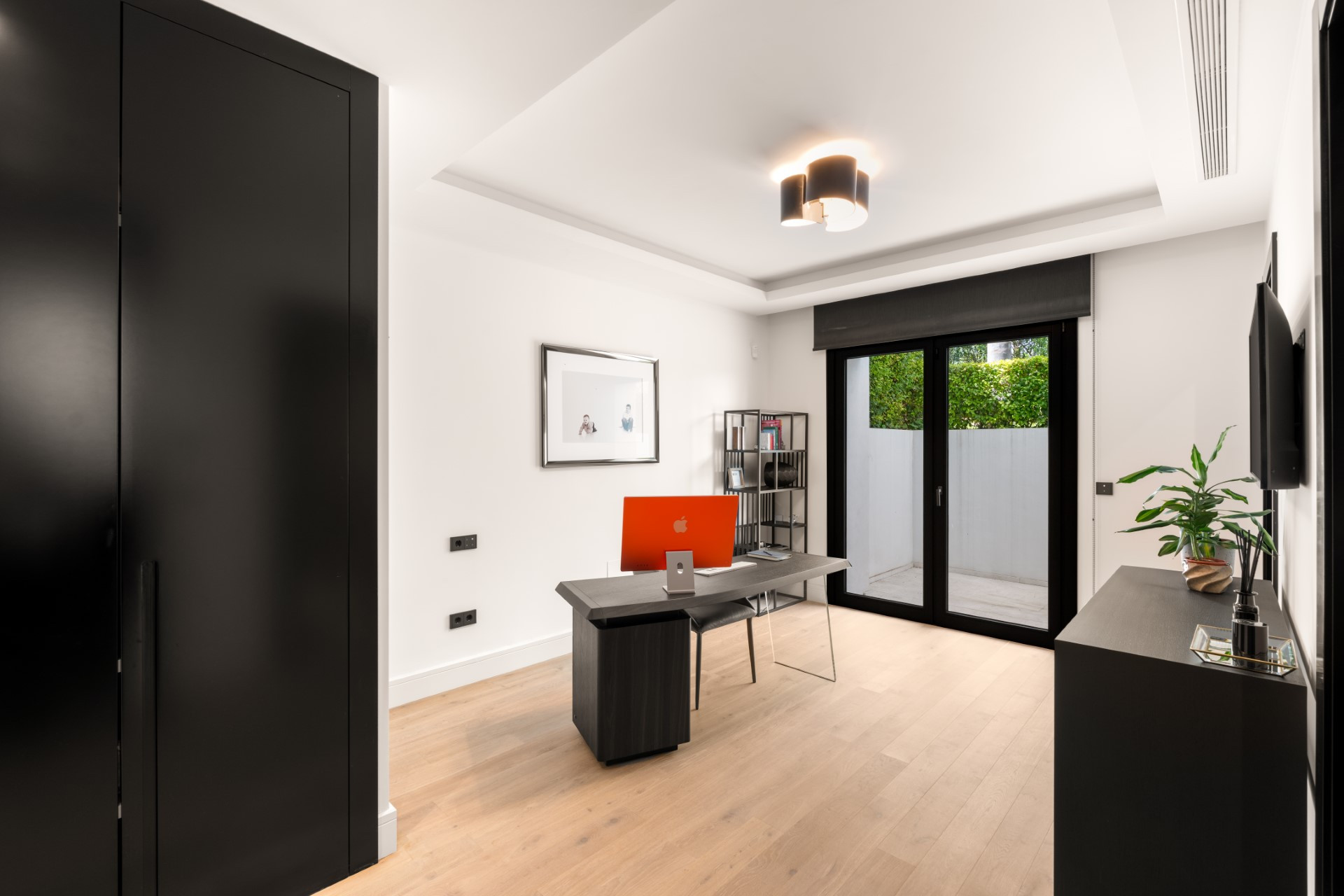 Excepcional villa contemporánea de 6 dormitorios con piscina climatizada y spa en Los Almendros, Benahavís