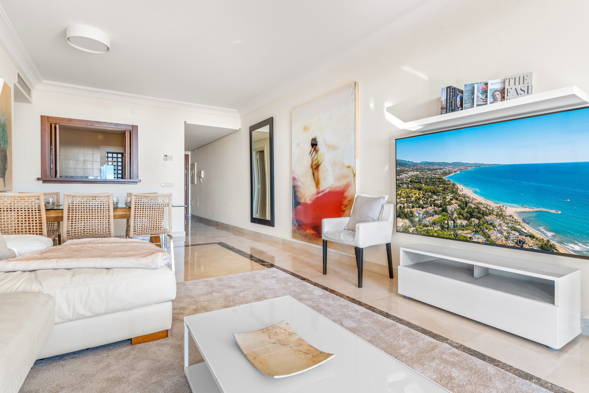 Contemporary 2 bedroom apartment with panoramic views in Lomas del Marqués, Benahavis