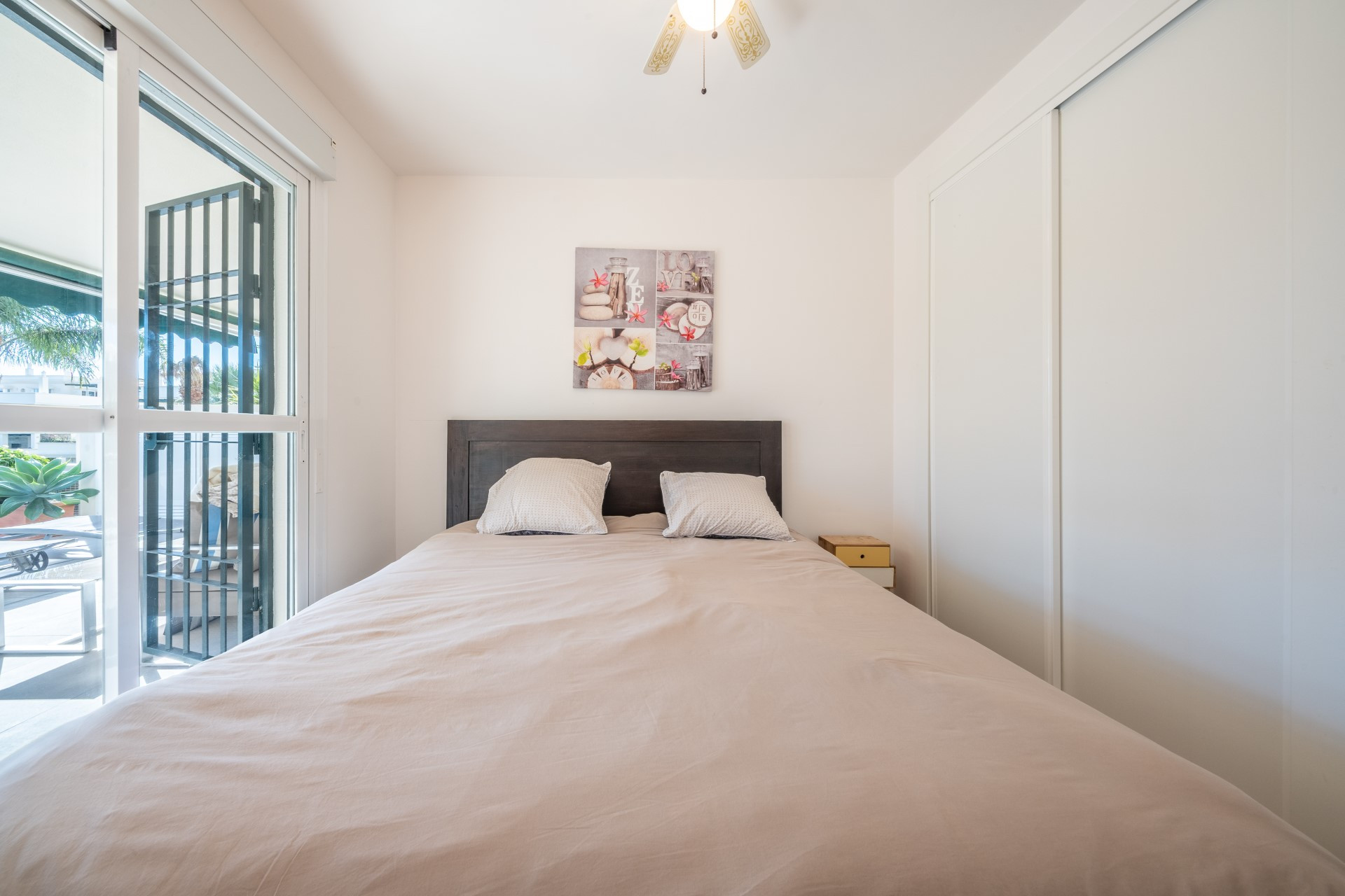 Fully renovated ground floor apartment with expansive terrace in Lorcrimar, Nueva Andalucía