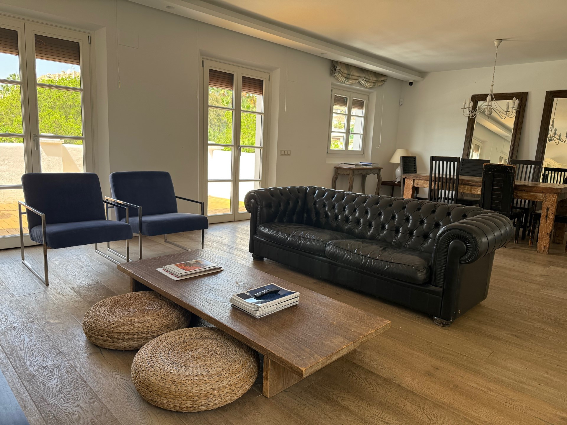 Stylish 3 bedroom penthouse with panoramic views on Marbella's Golden Mile