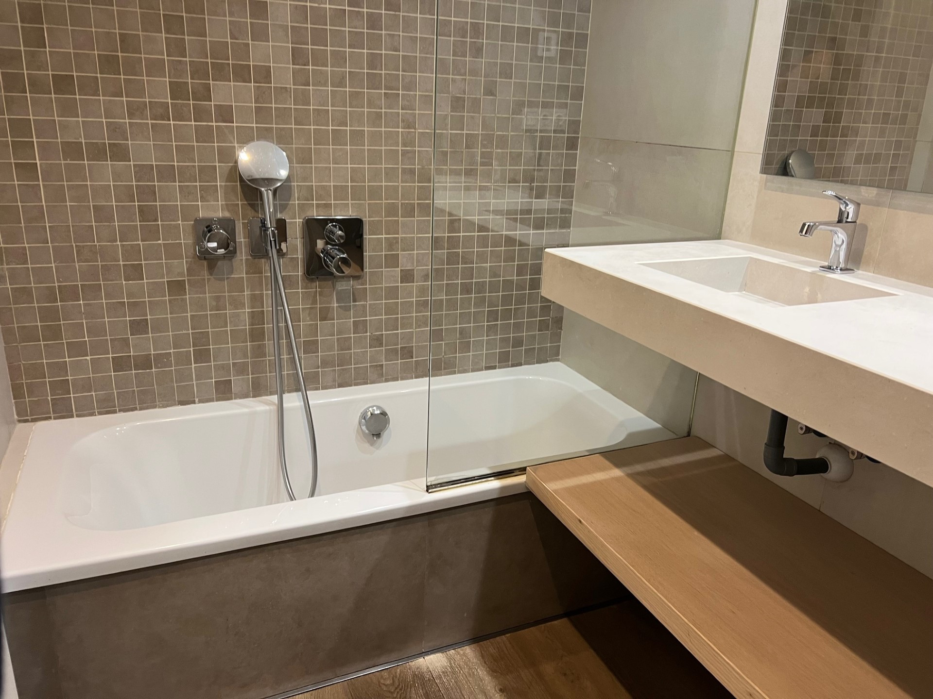 Stylish 3 bedroom penthouse with panoramic views on Marbella's Golden Mile