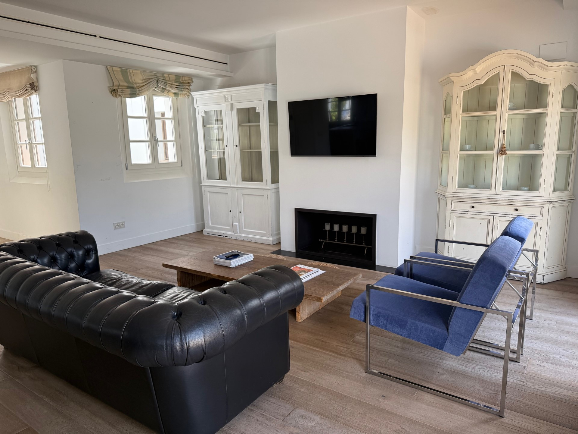 Stylish 3 bedroom penthouse with panoramic views on Marbella's Golden Mile