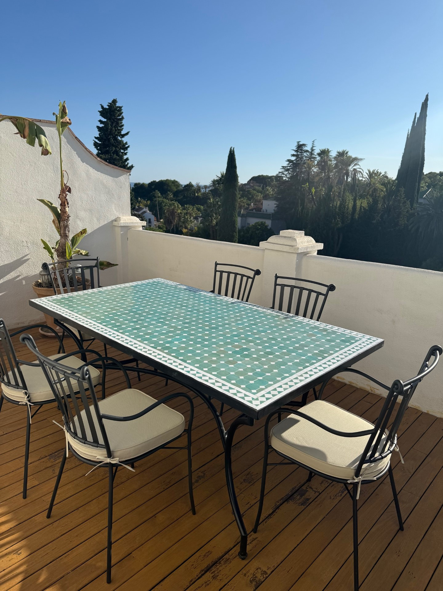 Stylish 3 bedroom penthouse with panoramic views on Marbella's Golden Mile