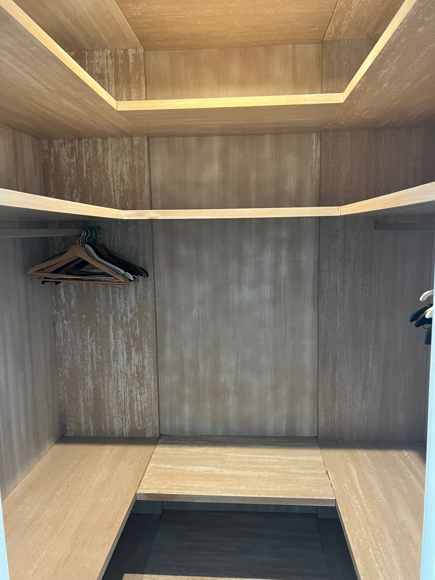 Stylish 3 bedroom penthouse with panoramic views on Marbella's Golden Mile