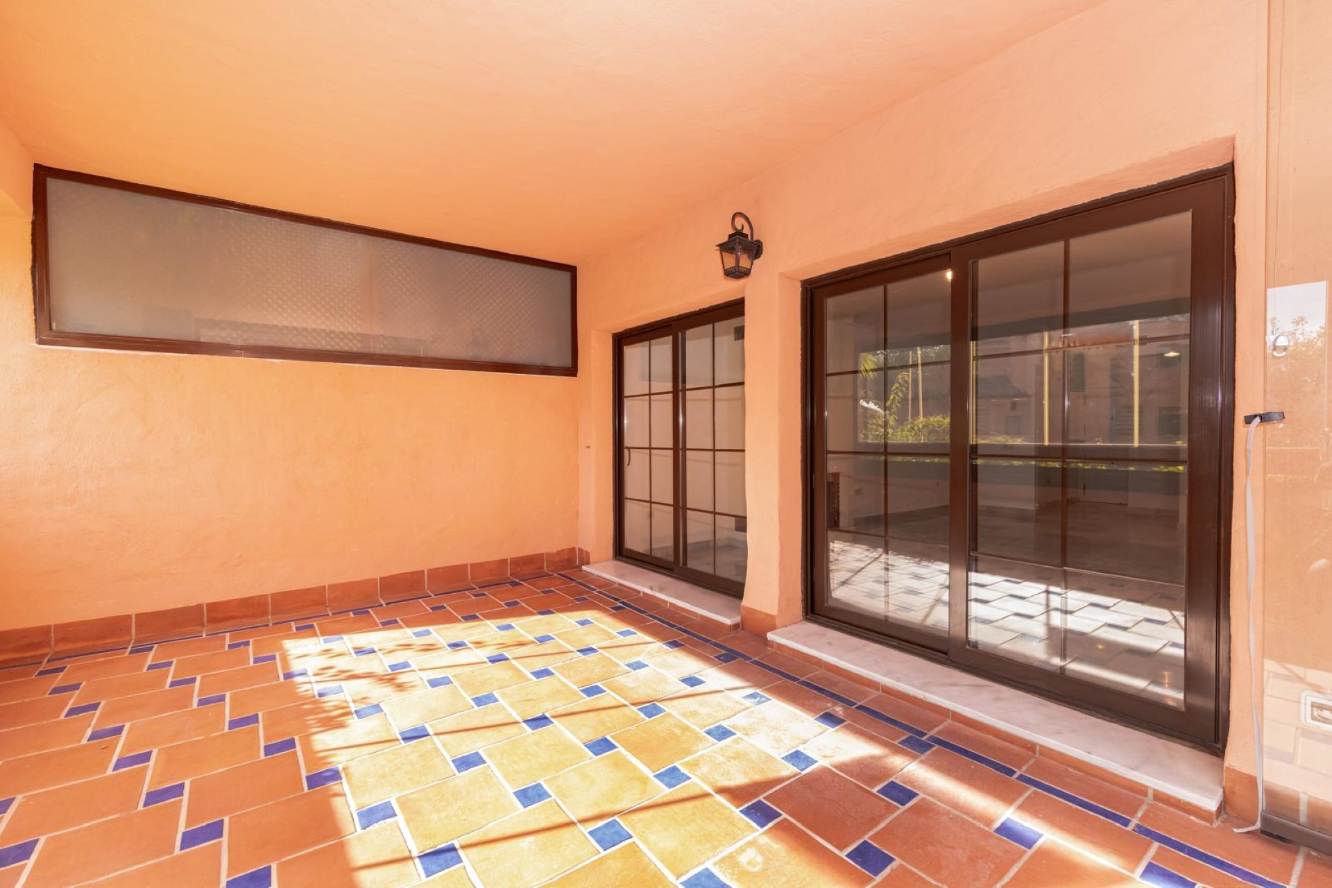 Amplio apartamento de 4 dormitorios en Hacienda del Sol, Estepona Este