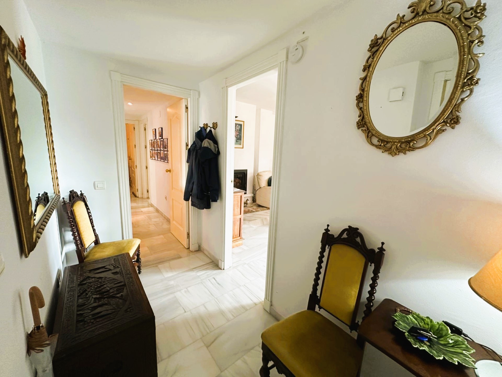 Prime location 3 bedroom ground floor apartment in Los Naranjos de Marbella