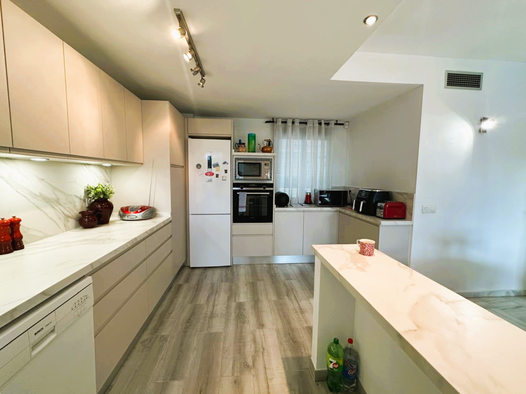 Prime location 3 bedroom ground floor apartment in Los Naranjos de Marbella