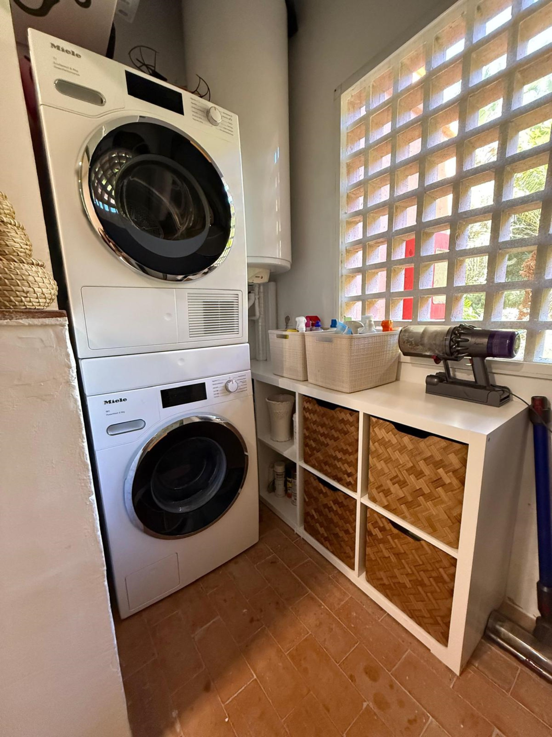 Fantástico apartamento de 2 dormitorios en Benatalaya, primera línea de golf