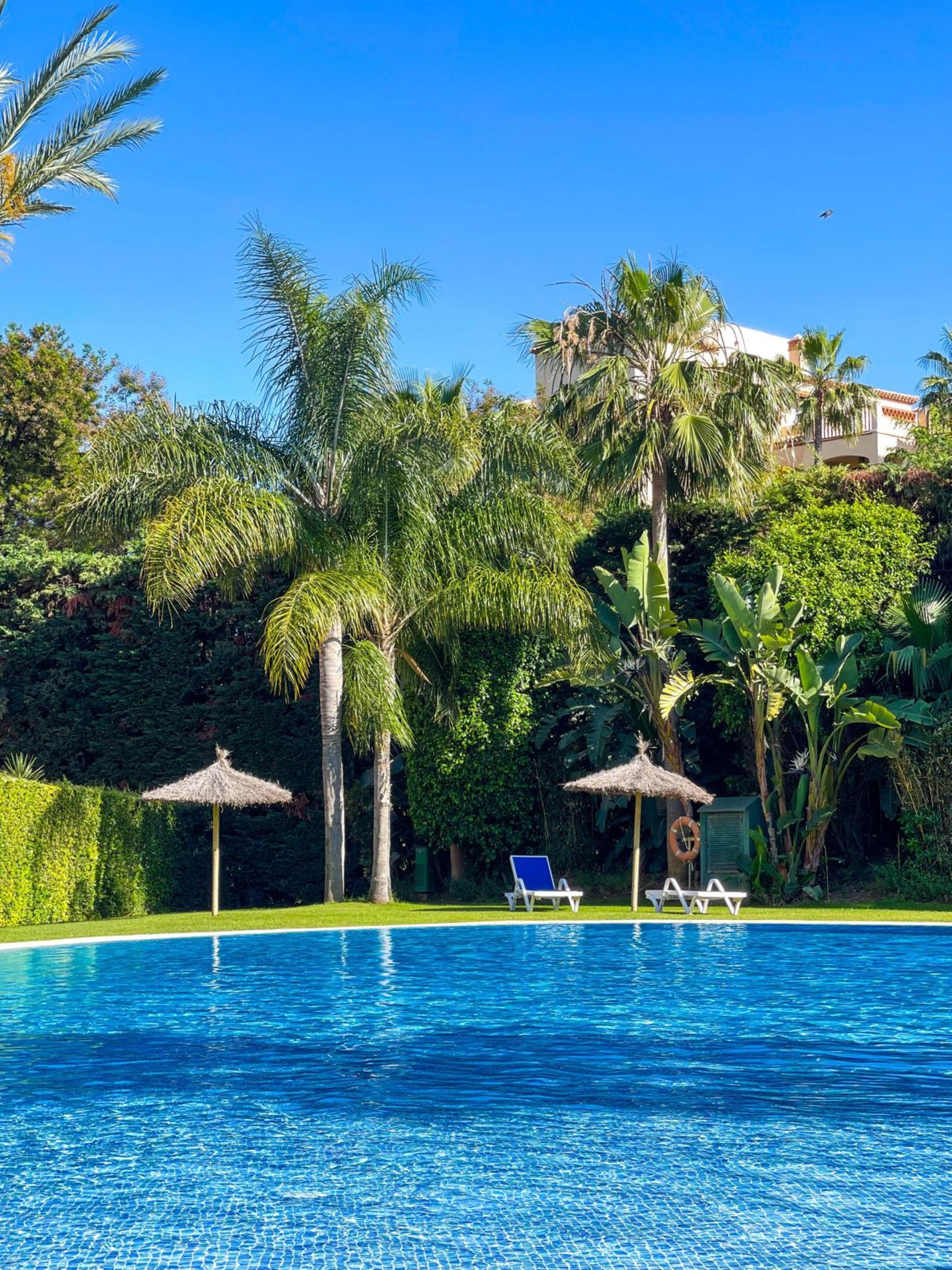 Fantástico apartamento de 2 dormitorios en Benatalaya, primera línea de golf