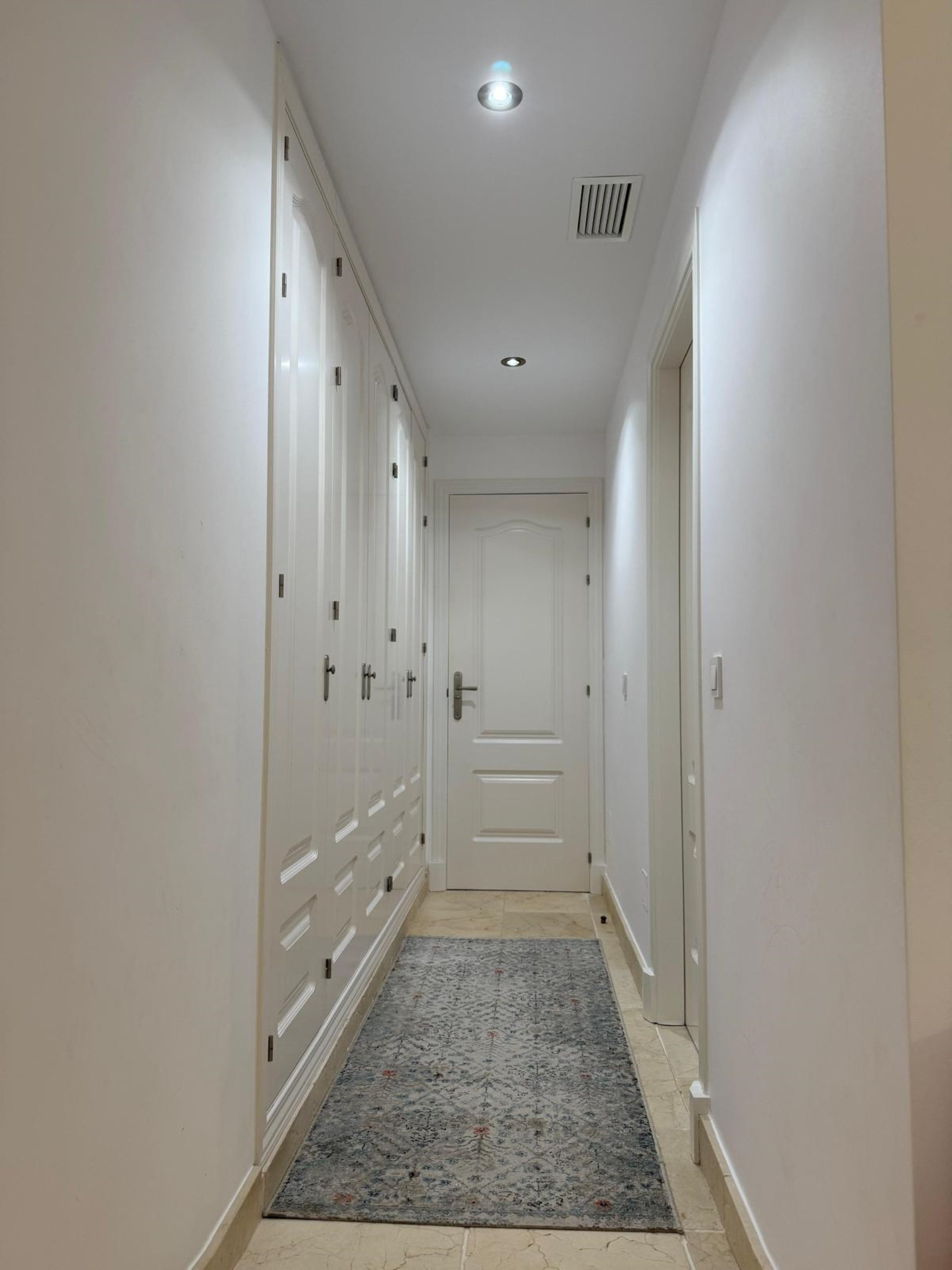 Fantástico apartamento de 2 dormitorios en Benatalaya, primera línea de golf