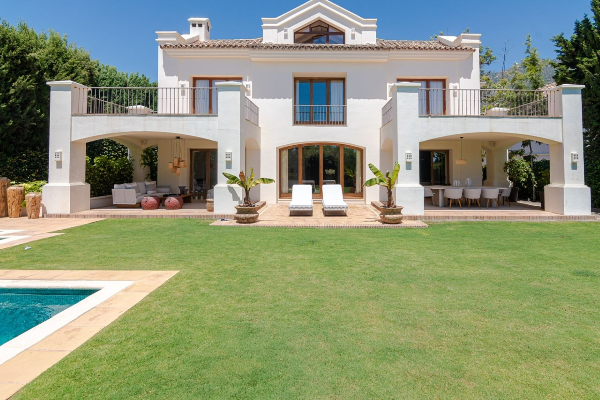 Elegante villa de lujo de 5 dormitorios en Balcones de Sierra Blanca, Milla de Oro de Marbella