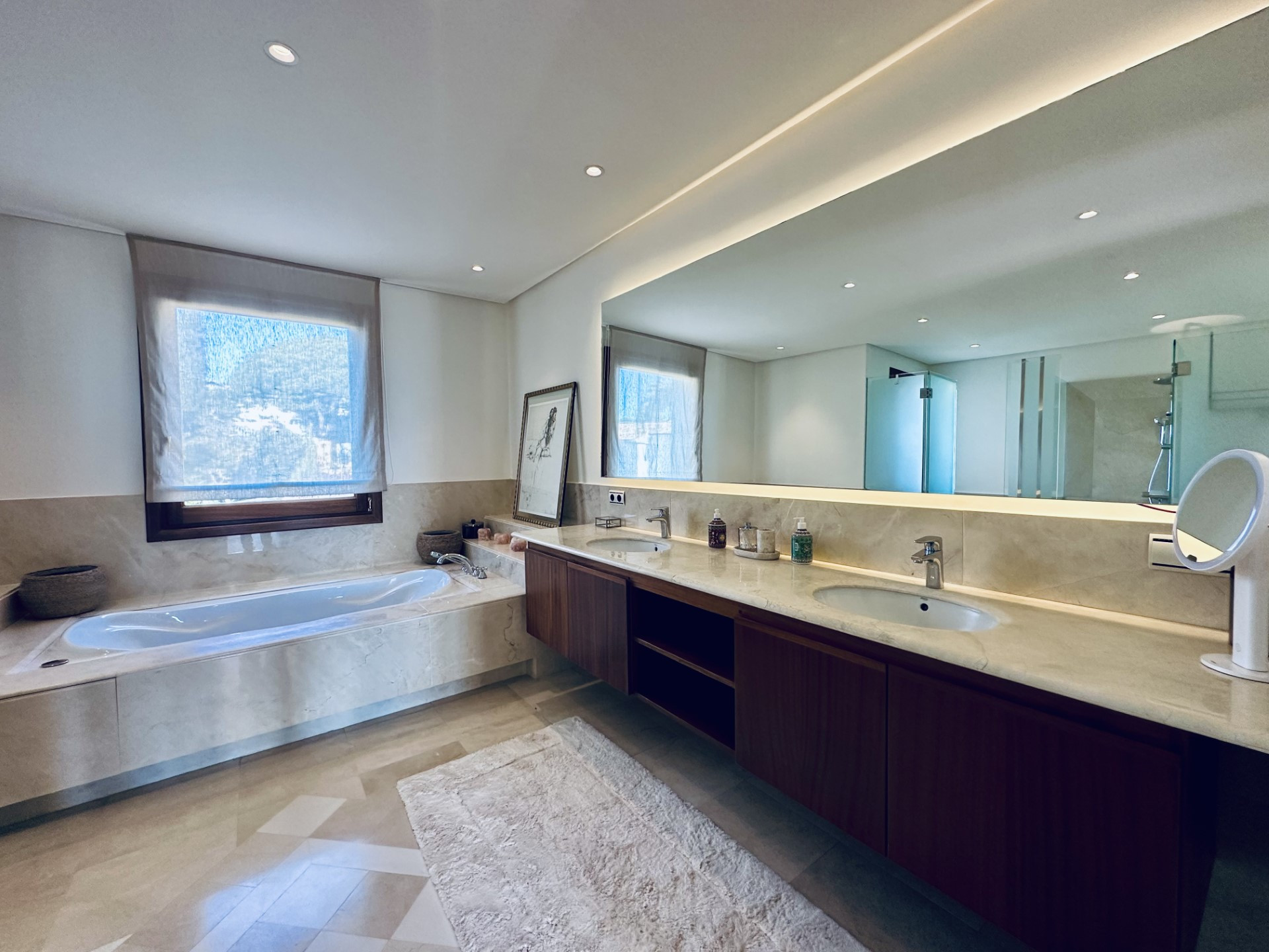 Elegante villa de lujo de 5 dormitorios en Balcones de Sierra Blanca, Milla de Oro de Marbella