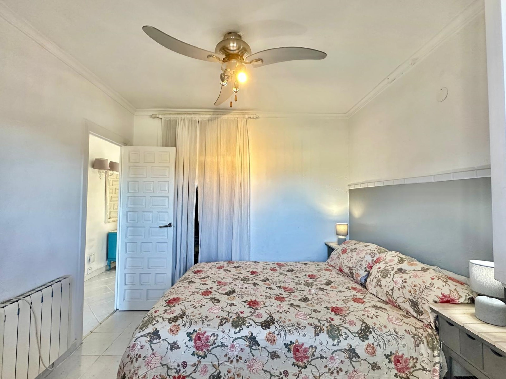 Ático de 2 dormitorios junto a la playa en Rio Verde Playa, Milla de Oro de Marbella