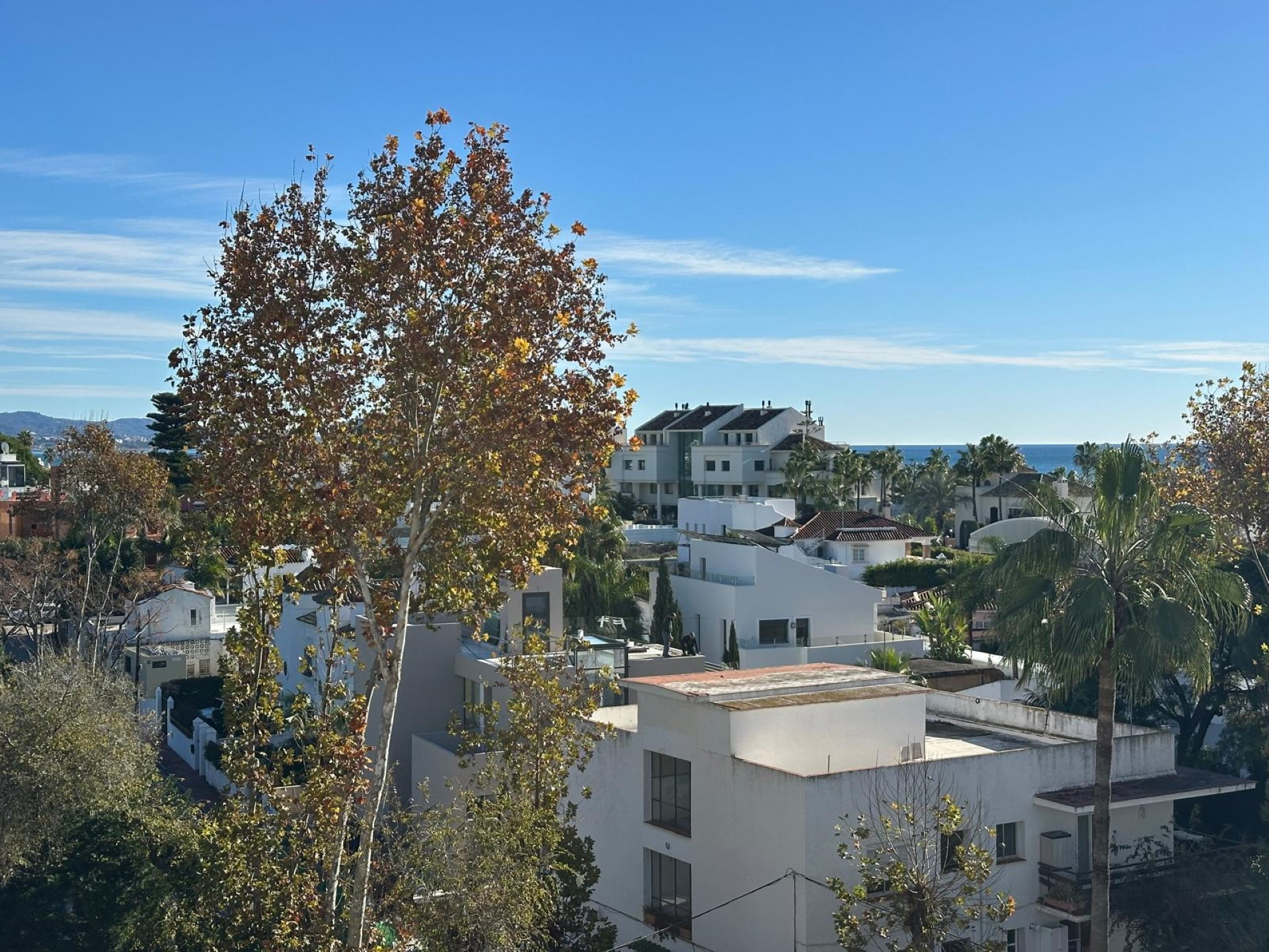 Ático de 2 dormitorios junto a la playa en Rio Verde Playa, Milla de Oro de Marbella