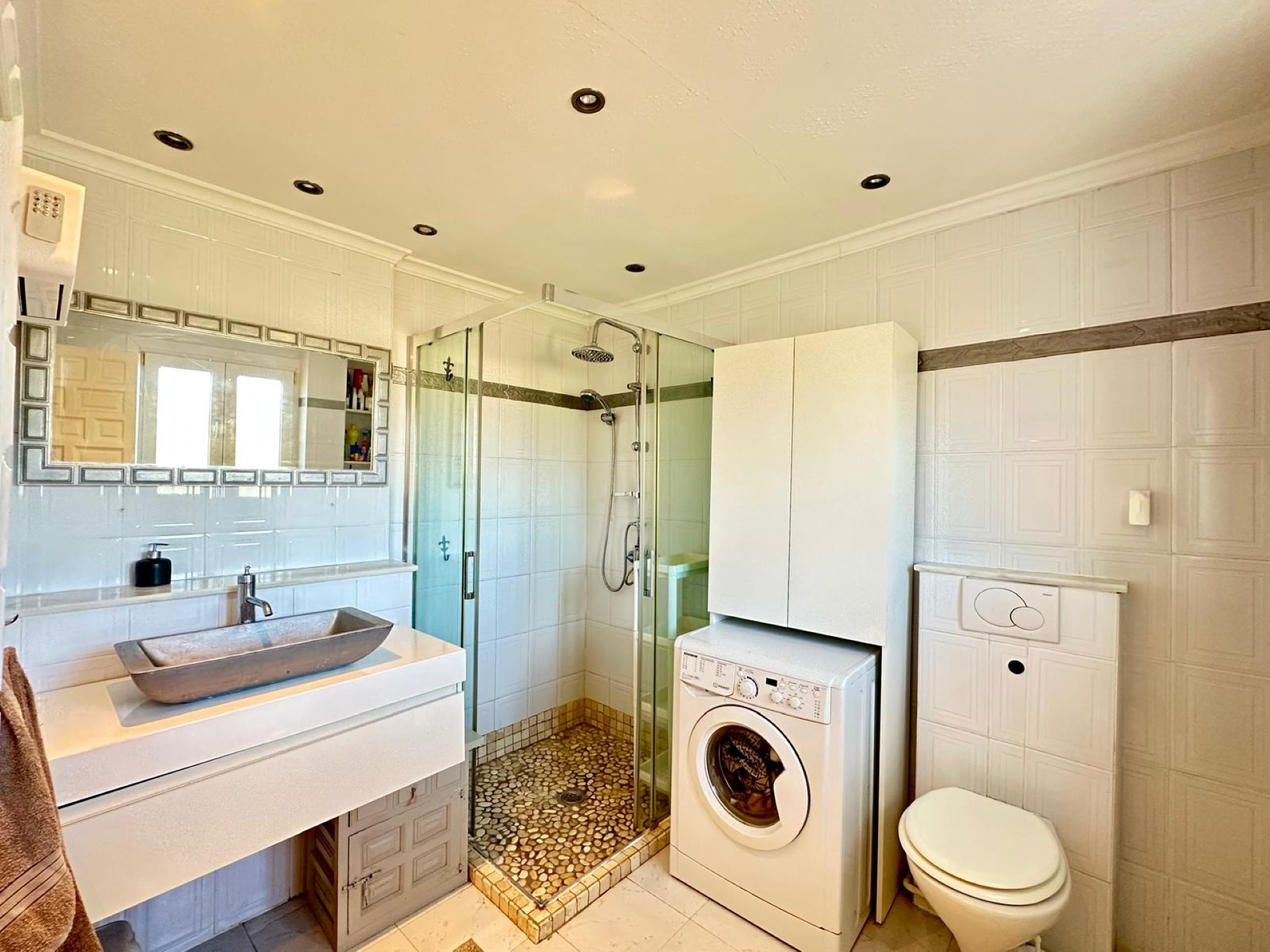 Ático de 2 dormitorios junto a la playa en Rio Verde Playa, Milla de Oro de Marbella