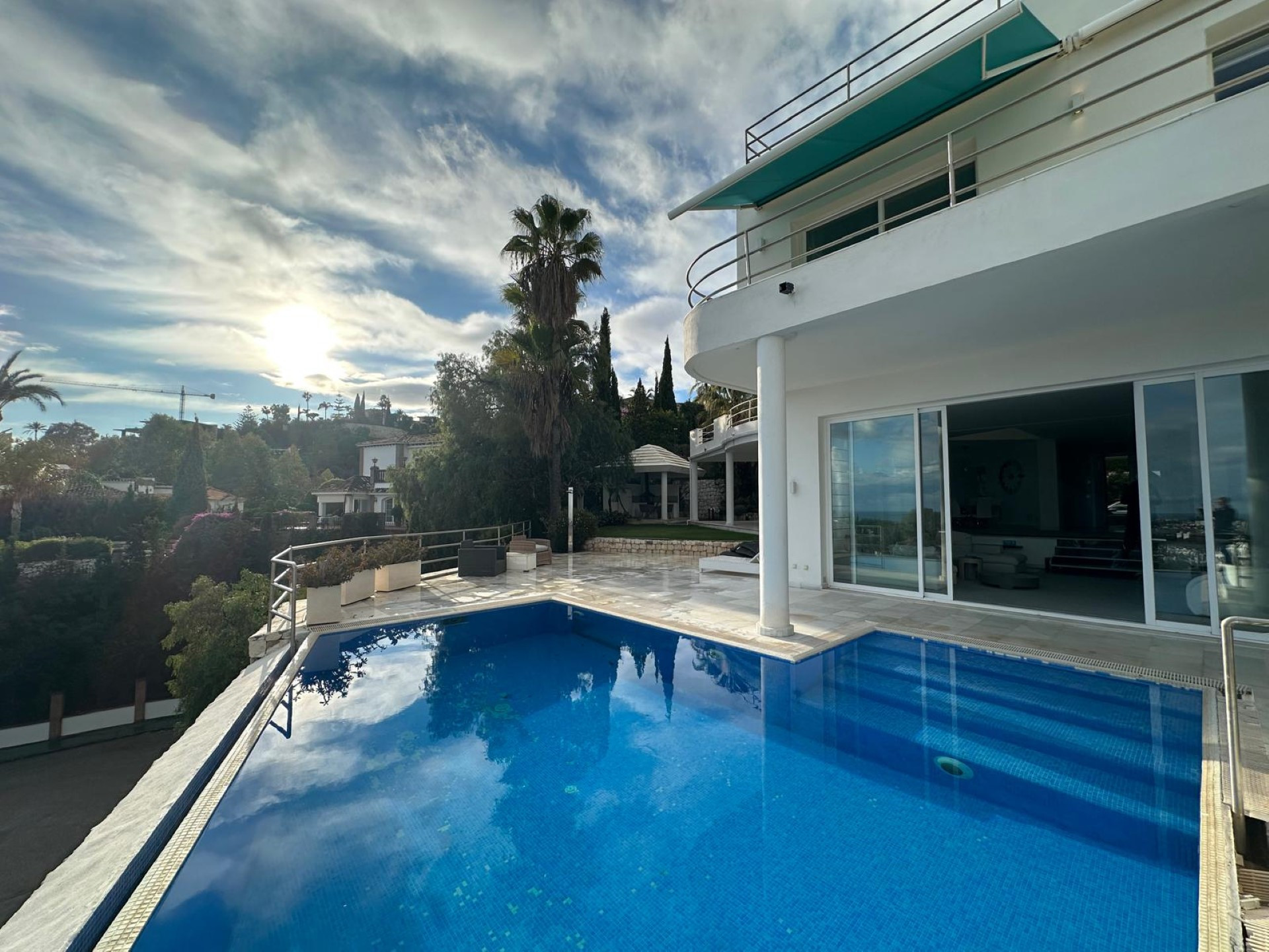 Villa de estilo Miami en exclusiva en El Herrojo