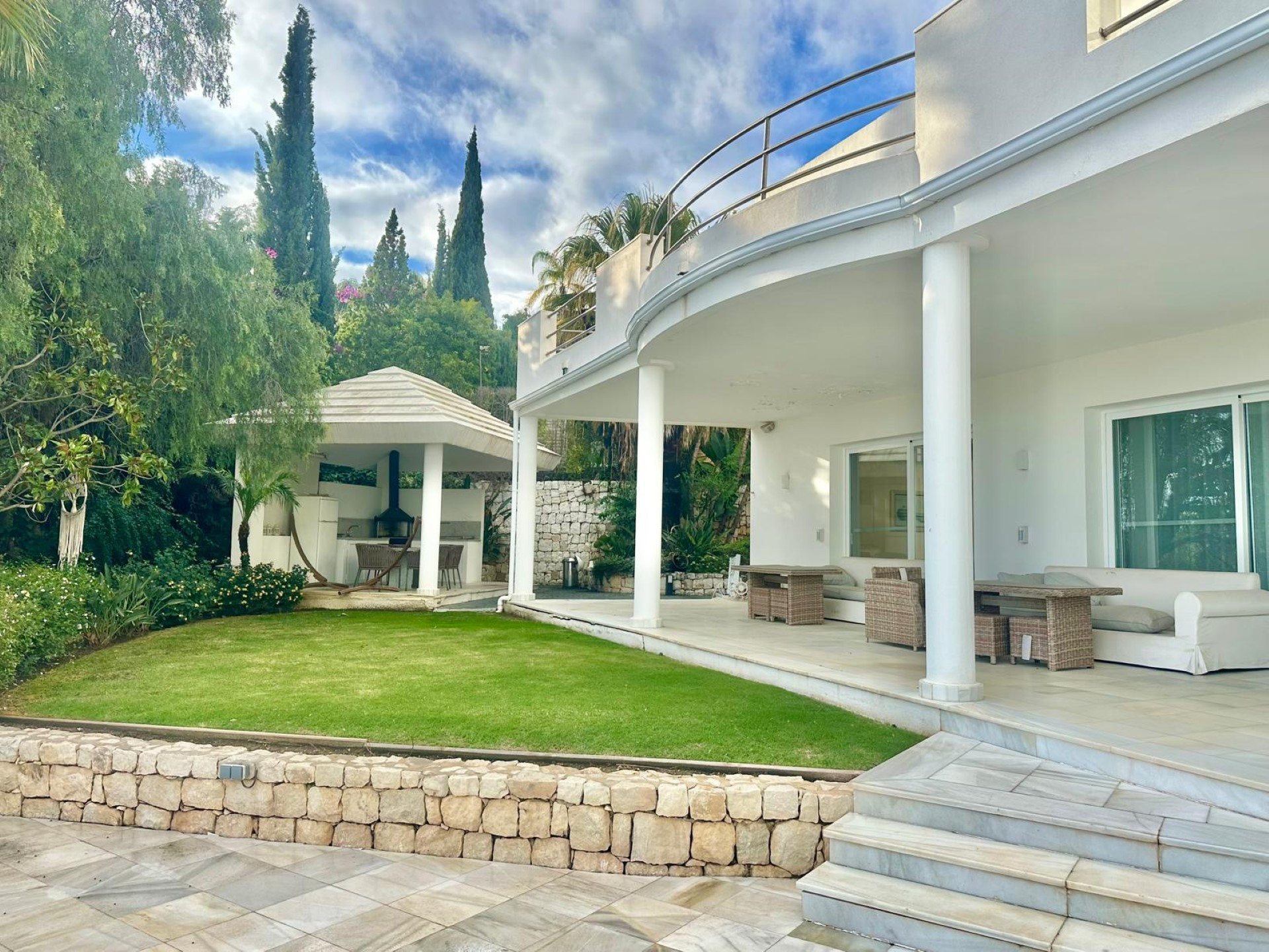 Villa de estilo Miami en exclusiva en El Herrojo