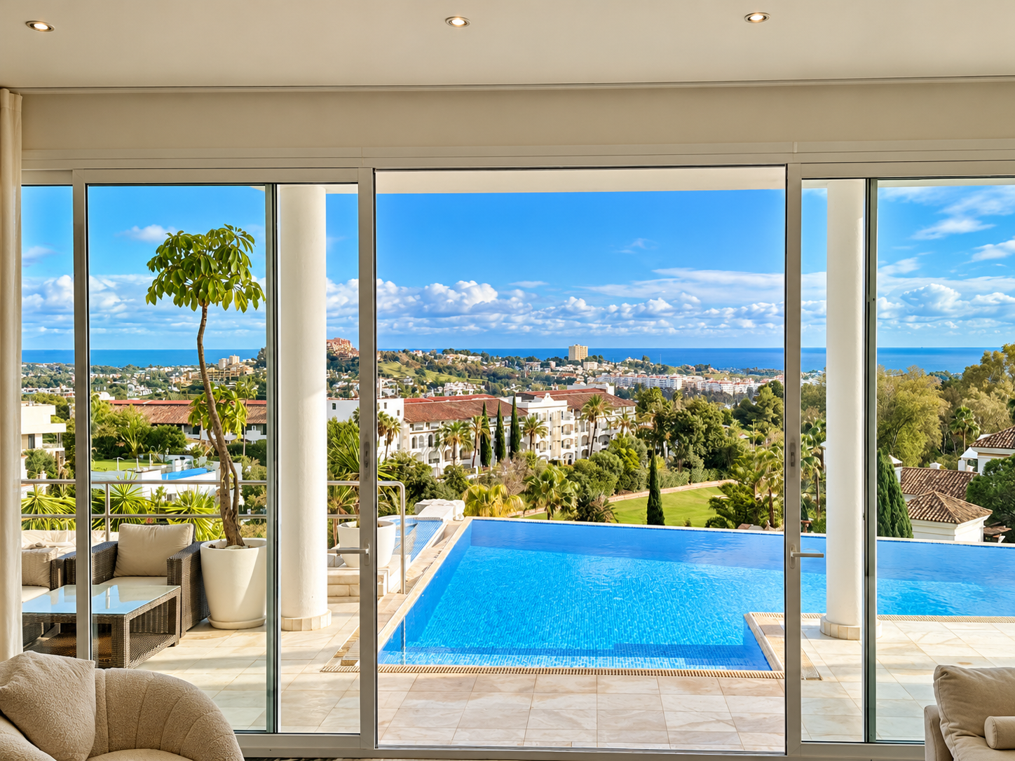 Villa de estilo Miami en exclusiva en El Herrojo