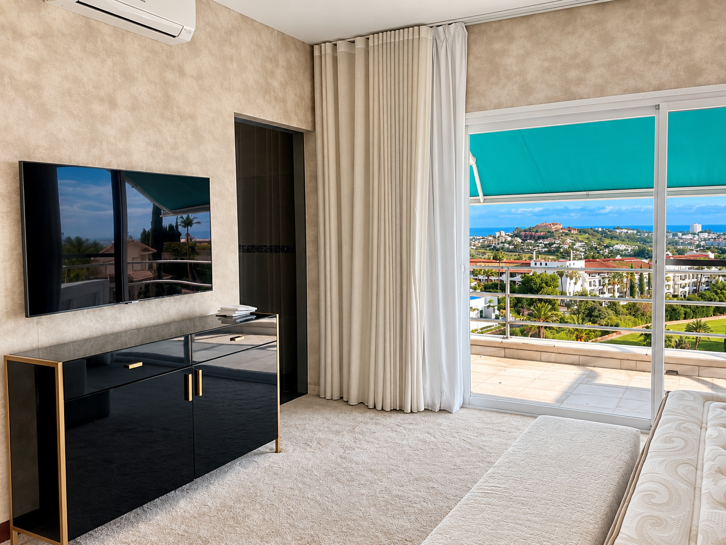 Villa de estilo Miami en exclusiva en El Herrojo