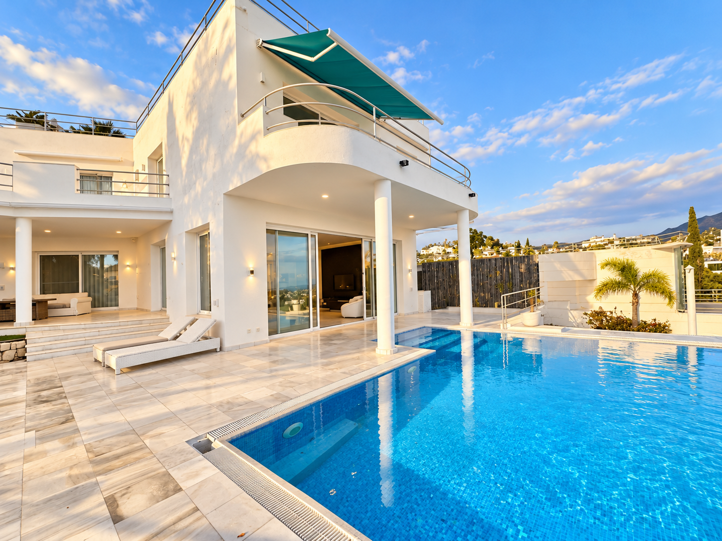 Villa de estilo Miami en exclusiva en El Herrojo