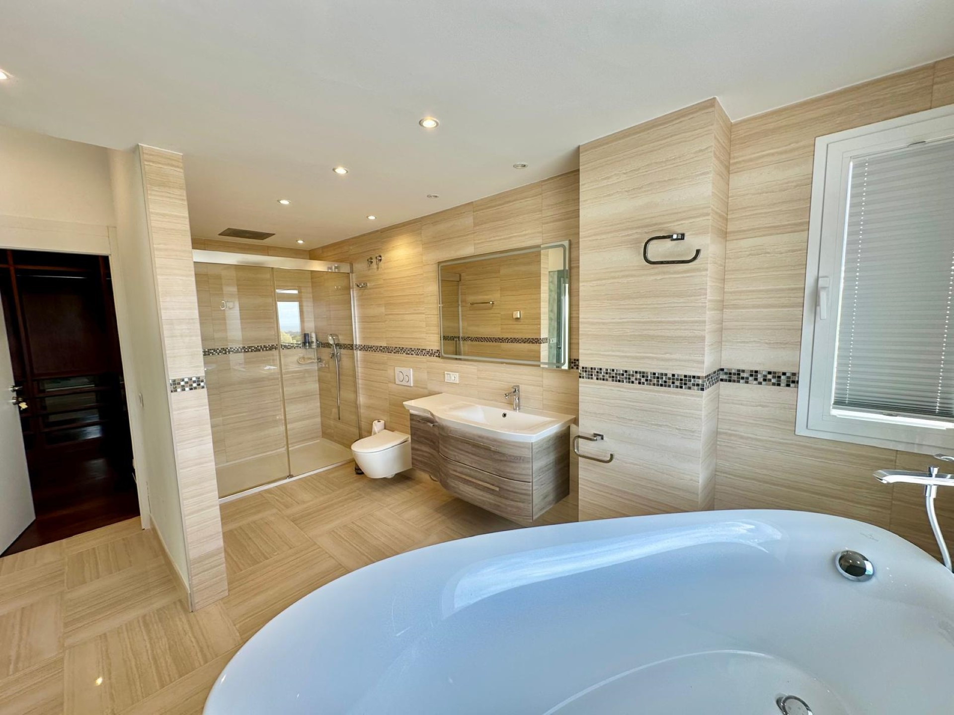 Villa de estilo Miami en exclusiva en El Herrojo