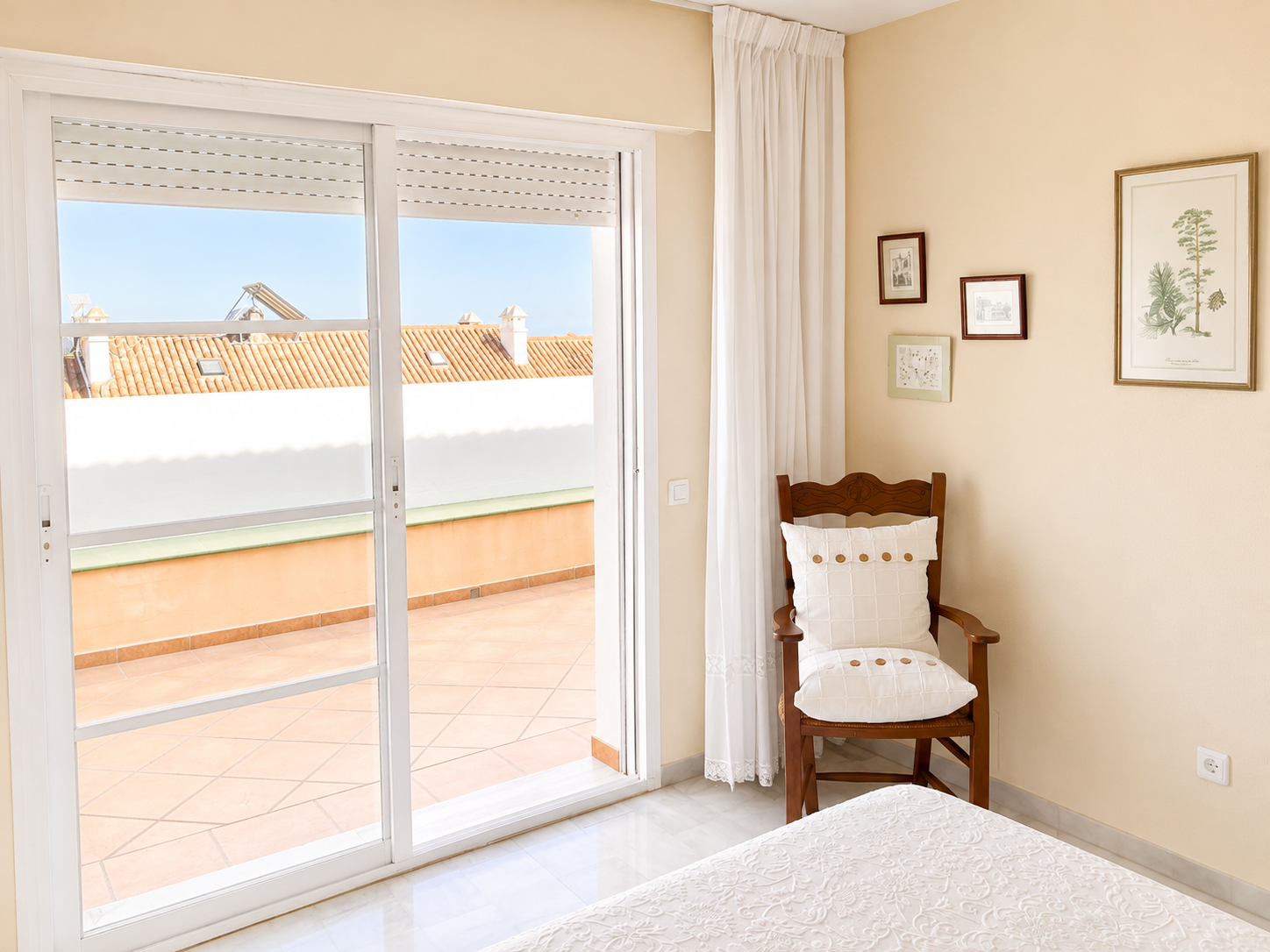 Ideal 3 bedroom townhouse with private garden in Monte Biarritz, Estepona