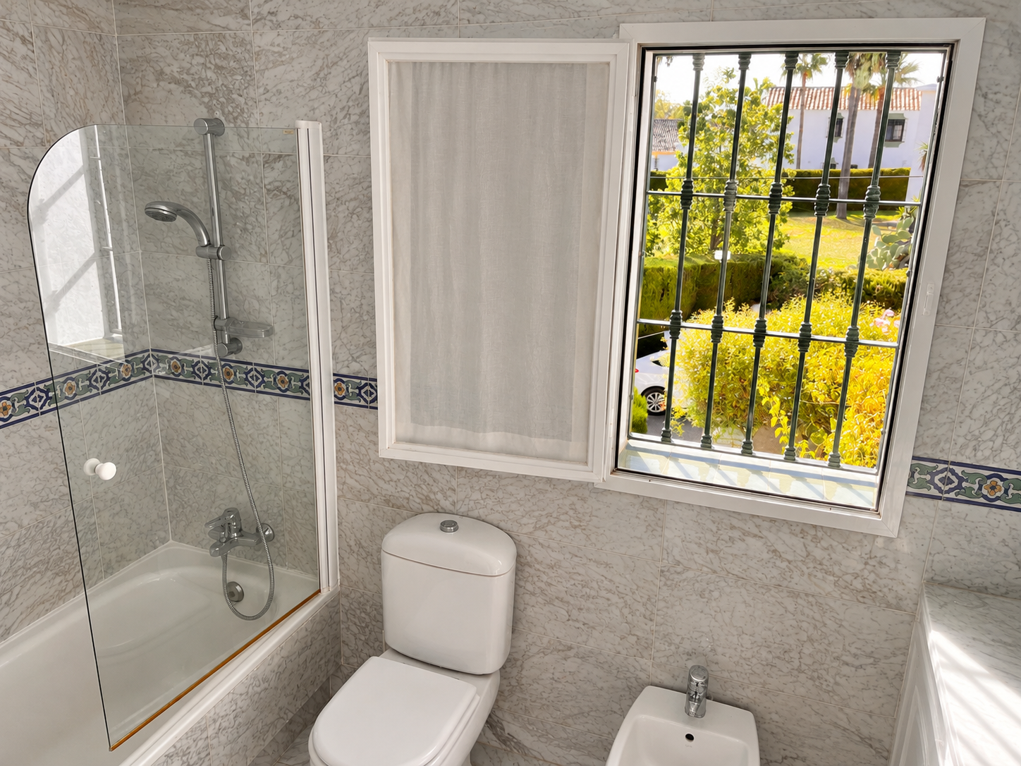 Ideal 3 bedroom townhouse with private garden in Monte Biarritz, Estepona