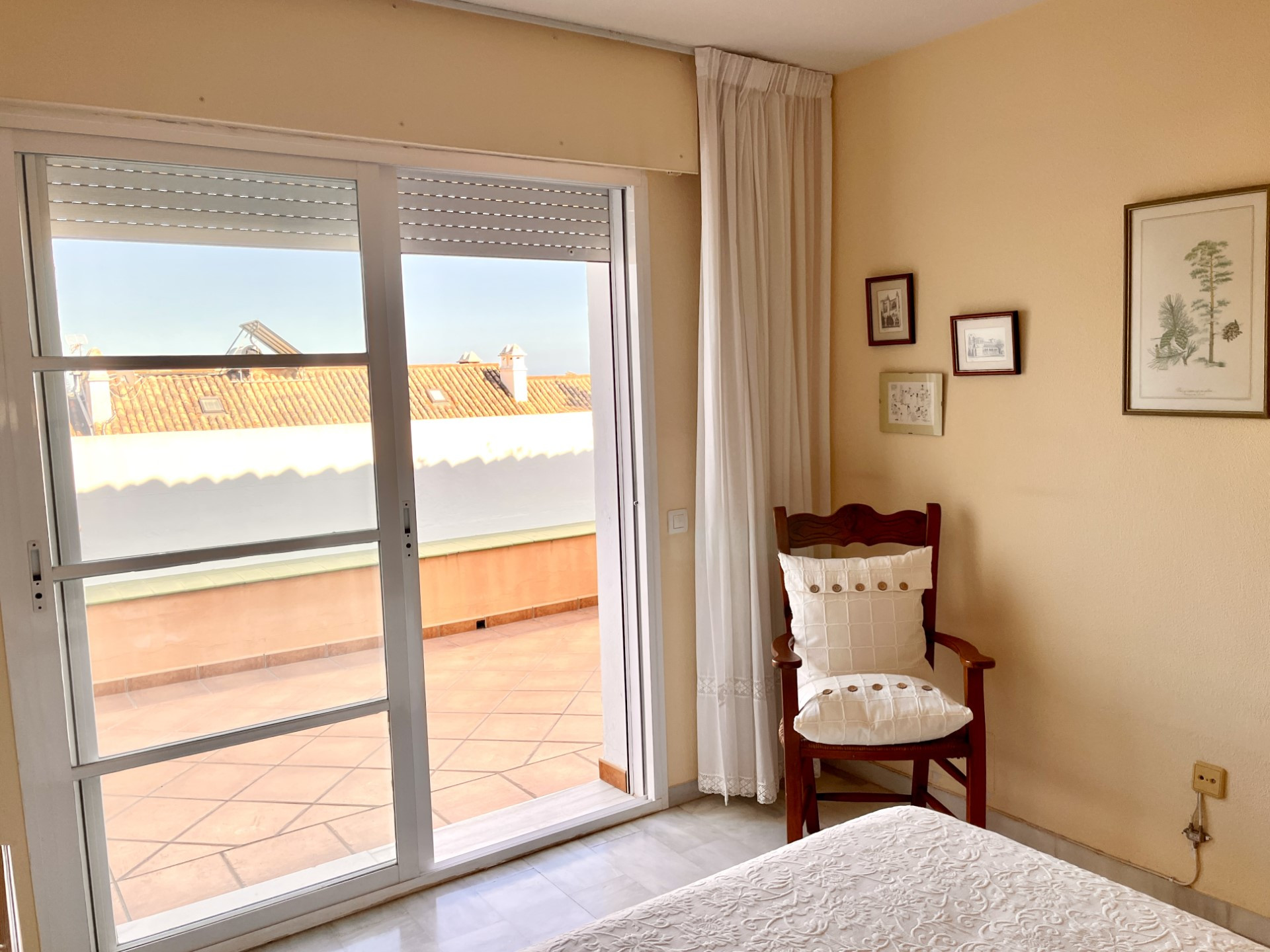 Ideal 3 bedroom townhouse with private garden in Monte Biarritz, Estepona
