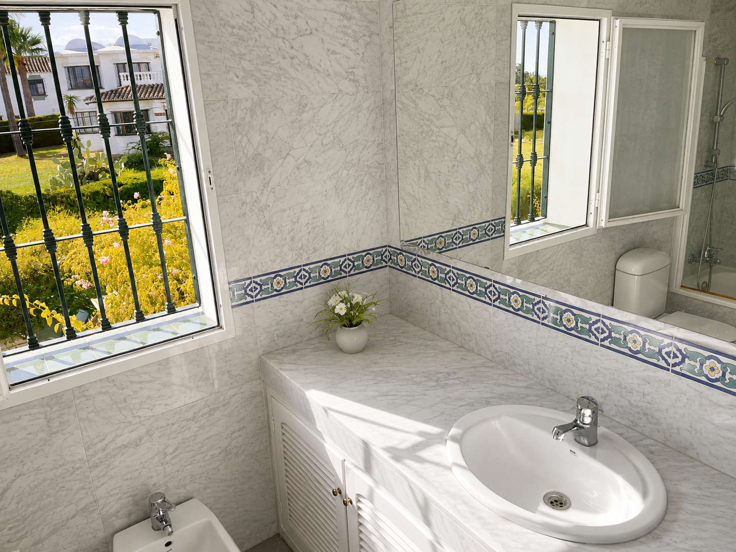 Ideal 3 bedroom townhouse with private garden in Monte Biarritz, Estepona